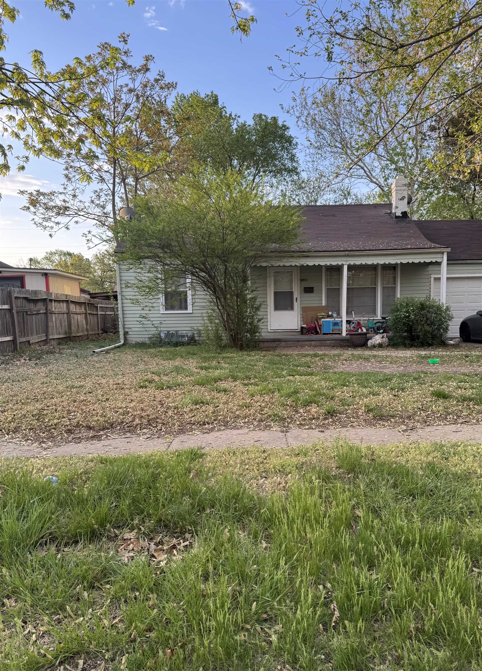2349 E Rivera St Property Photo 1