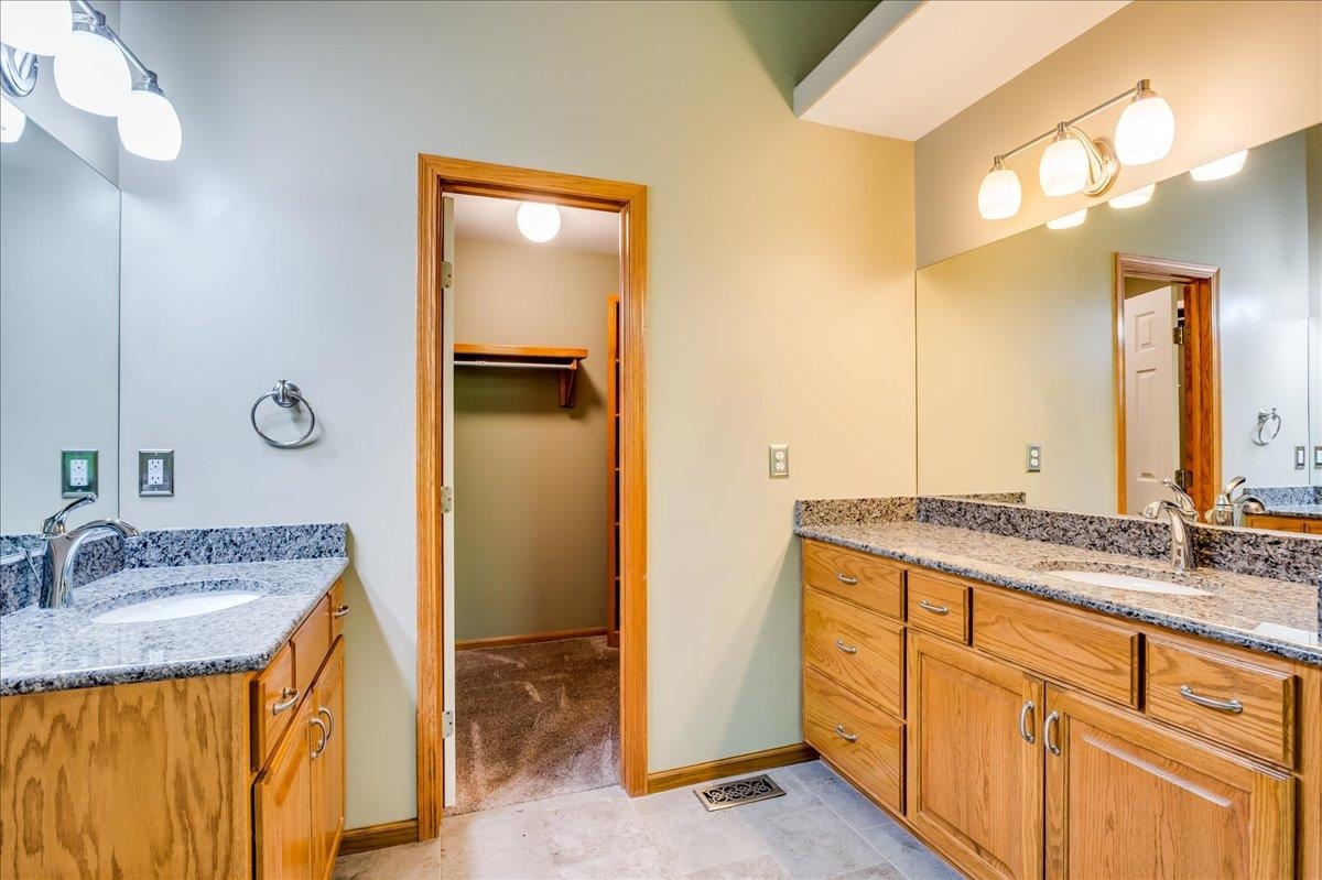 1217 N Hickory Creek Ct Property Photo 16