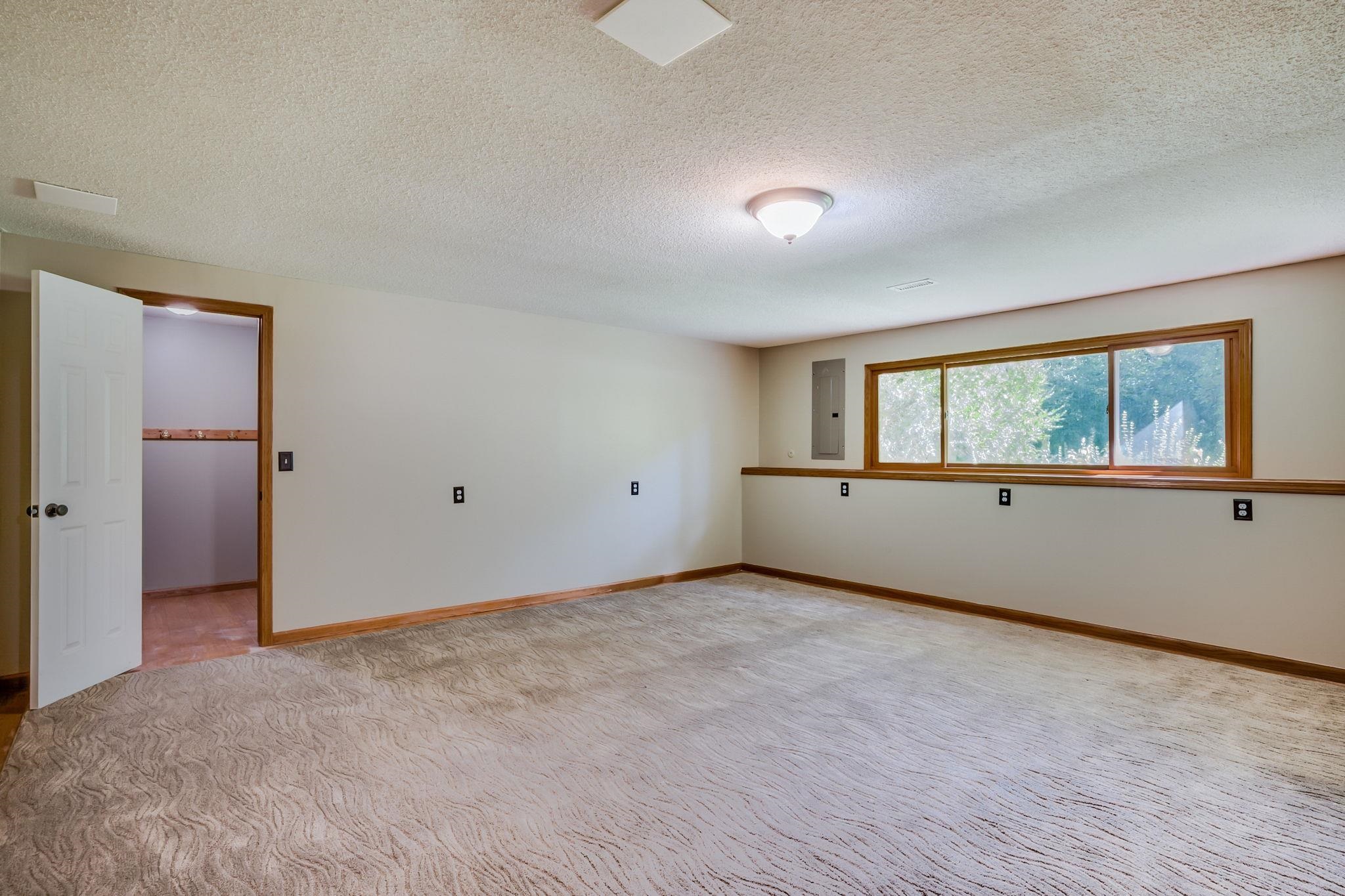 1217 N Hickory Creek Ct Property Photo 26