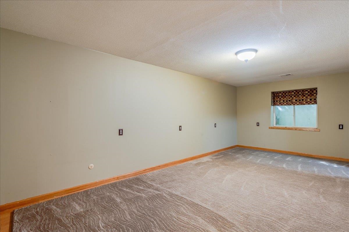 1217 N Hickory Creek Ct Property Photo 28