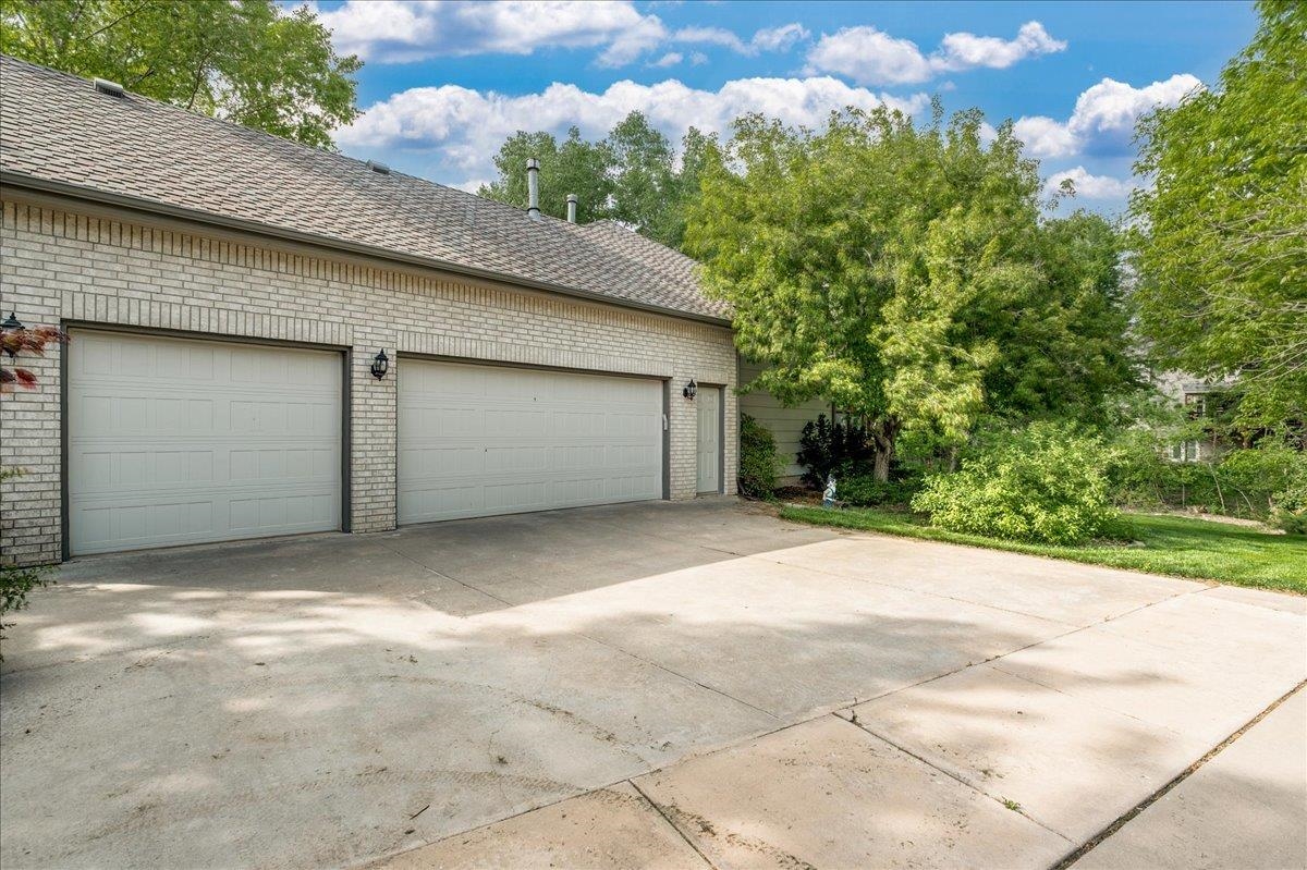 1217 N Hickory Creek Ct Property Photo 29