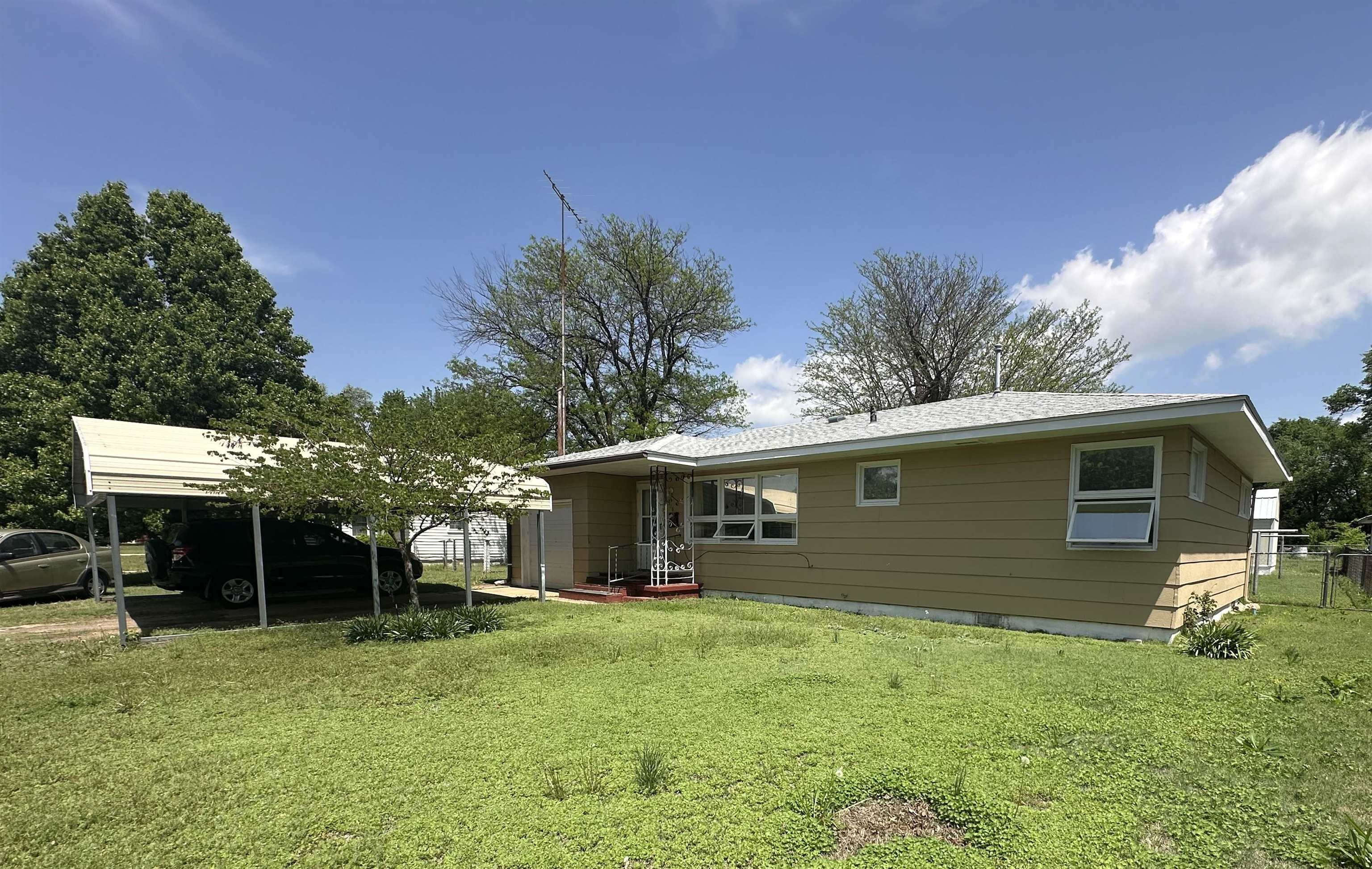 516 N Botkin St Property Photo