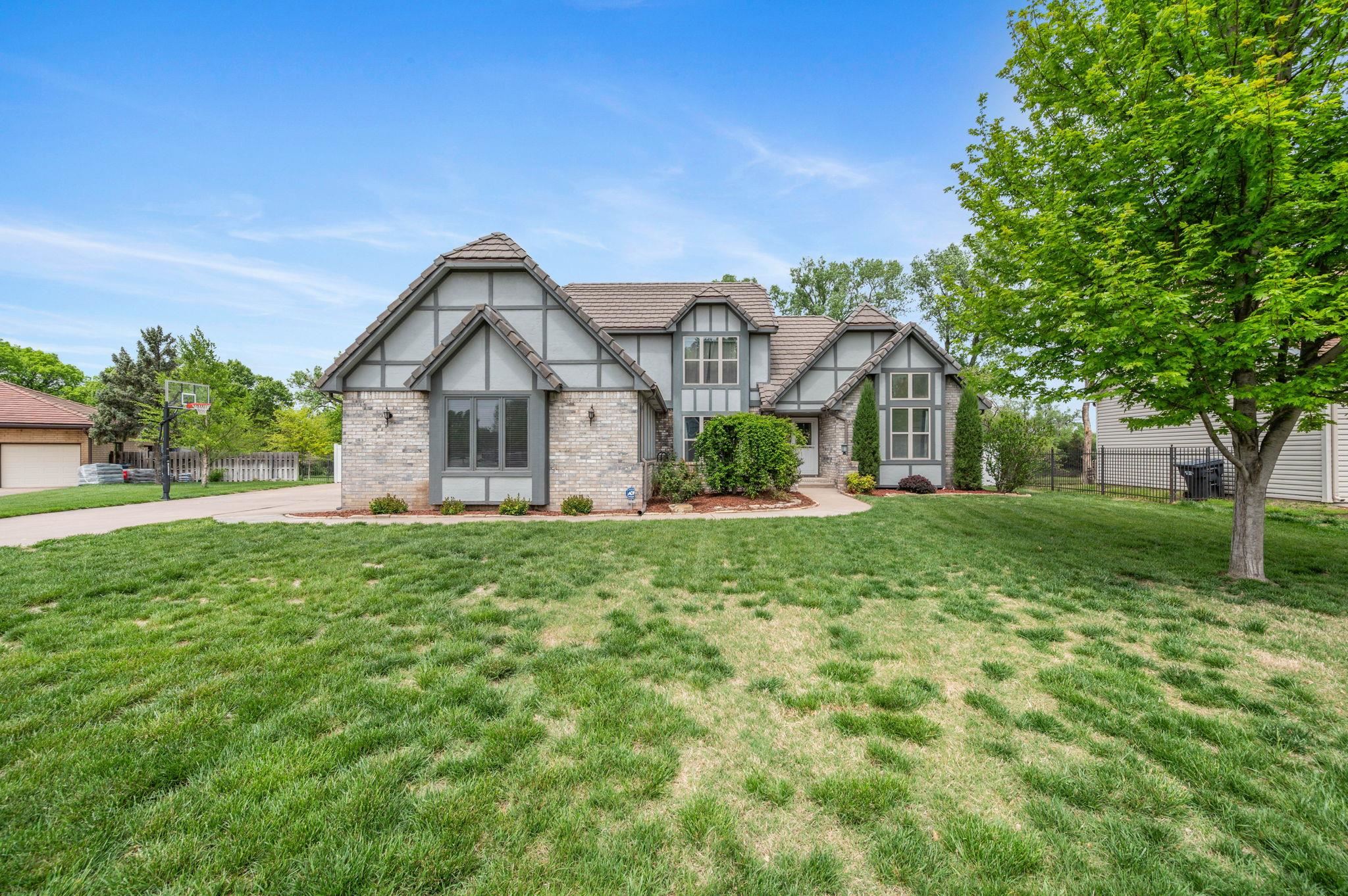 13930 E Lakeview Property Photo 1