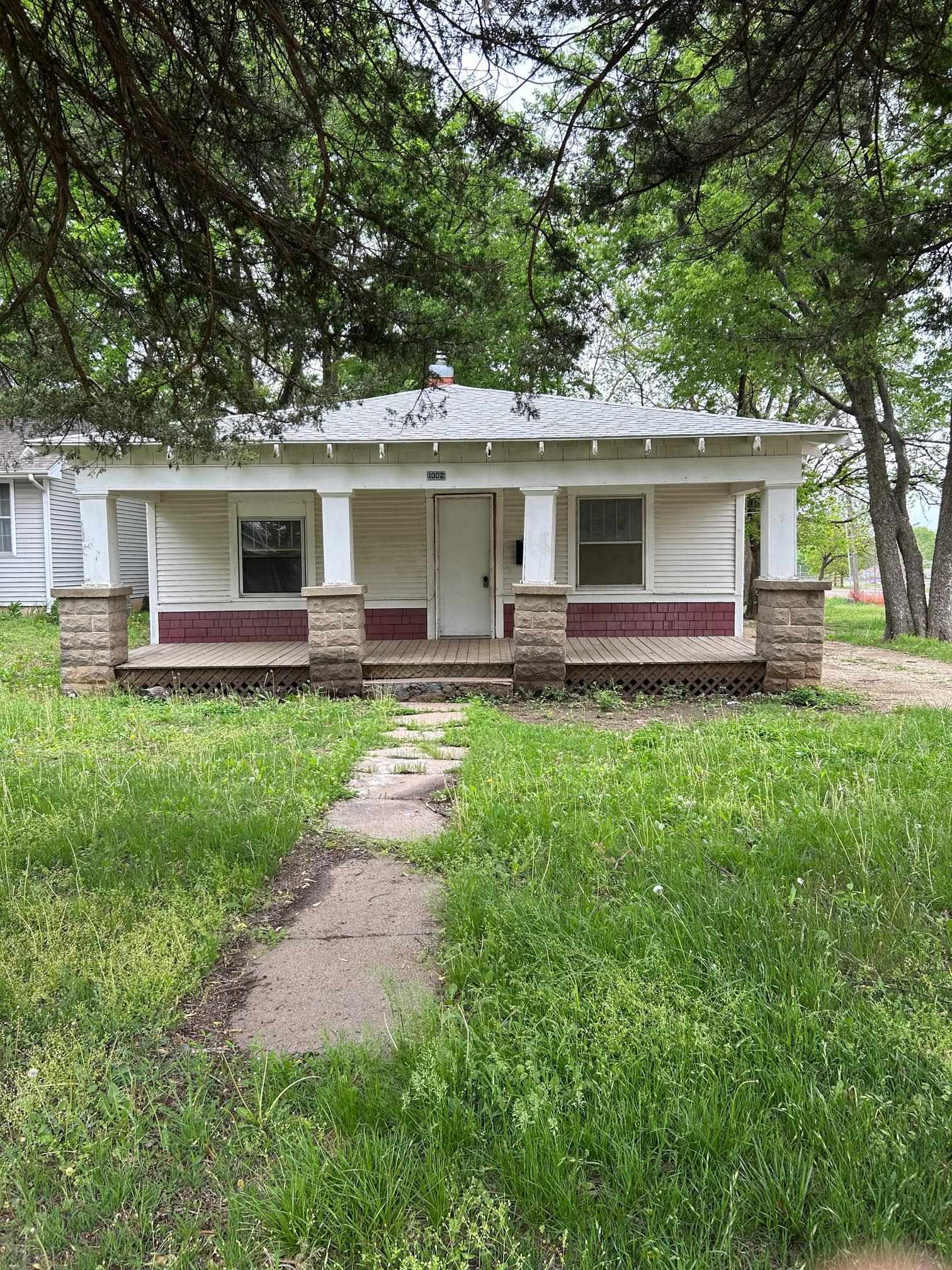 1002 N Taylor Property Photo