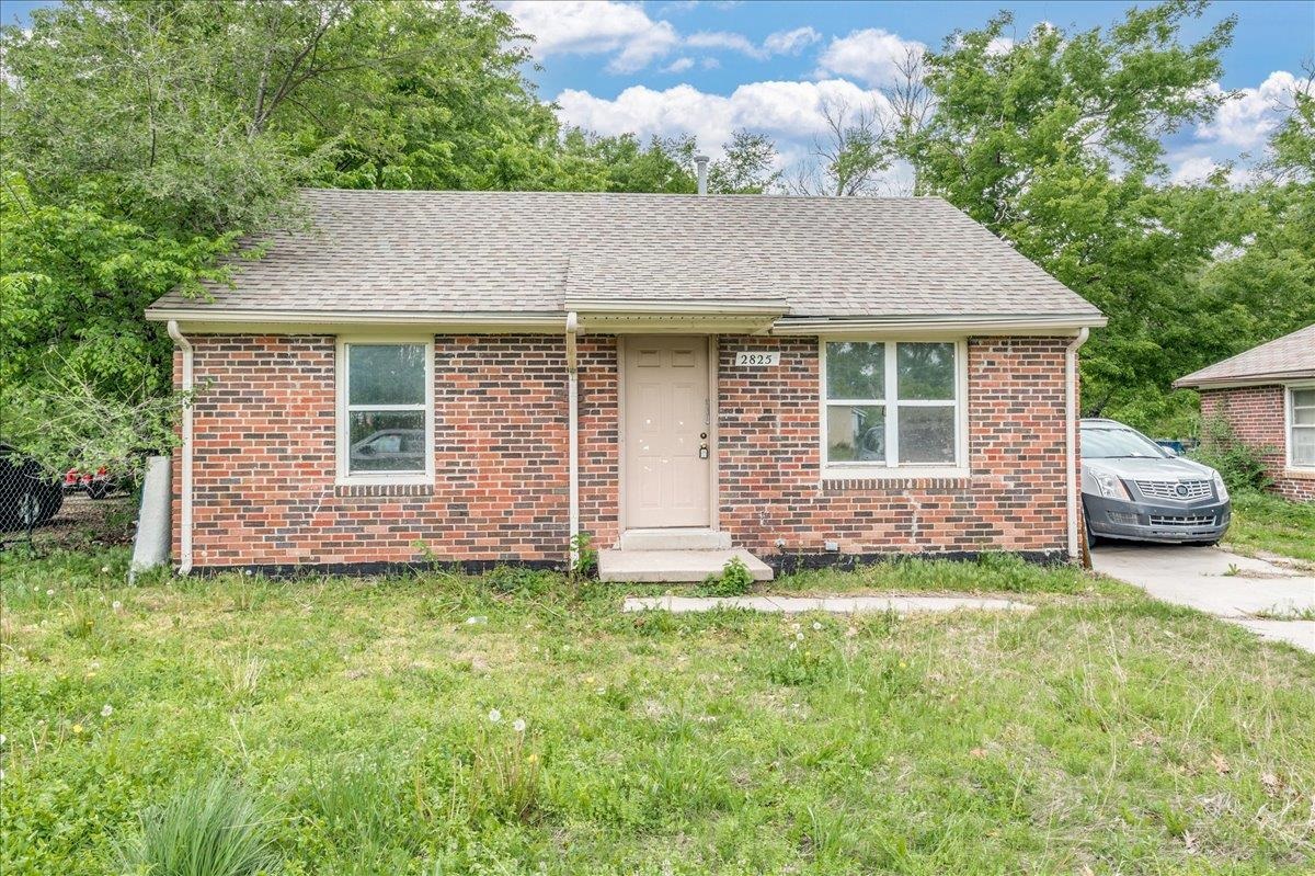 2825 E Stadium Dr Property Photo 1