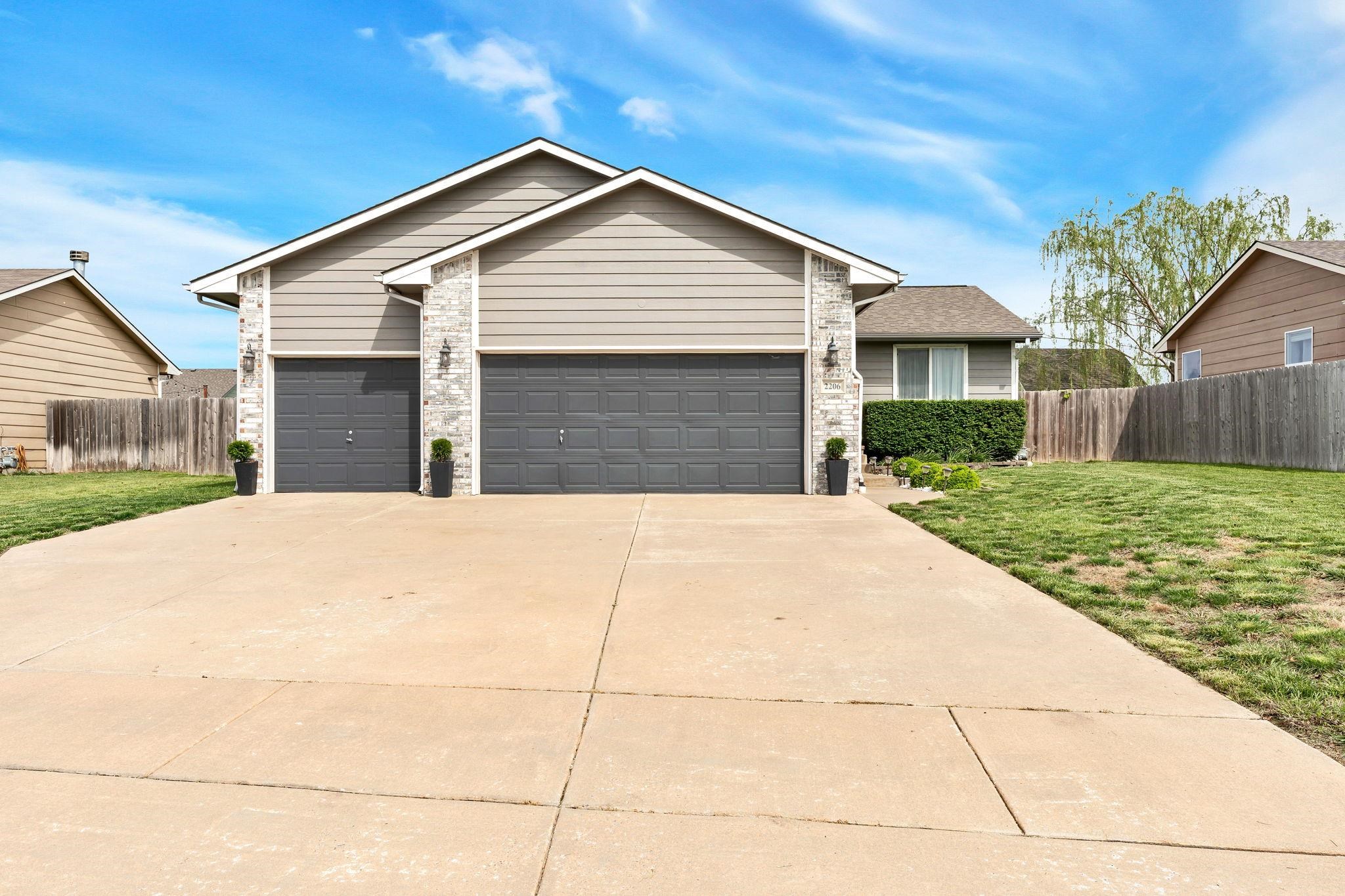 2206 S Upland Hills St Property Photo