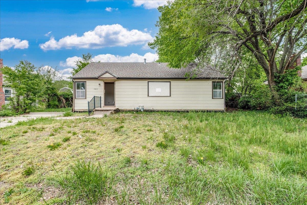 2611 N Shadybrook Ln Property Photo