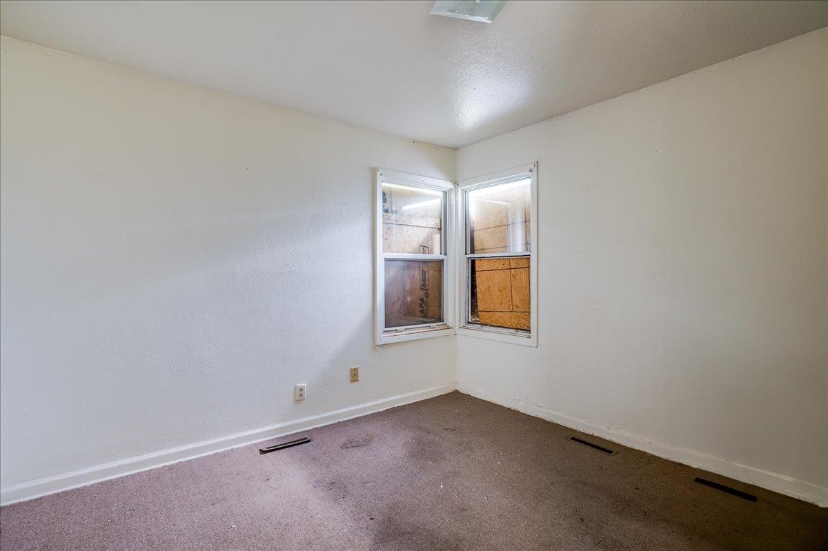 2611 N Shadybrook Ln Property Photo 4