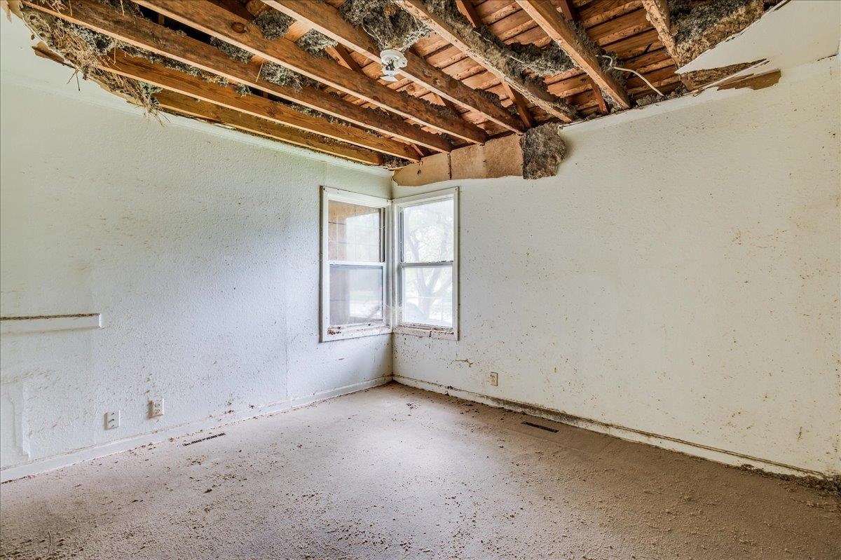 2611 N Shadybrook Ln Property Photo 6