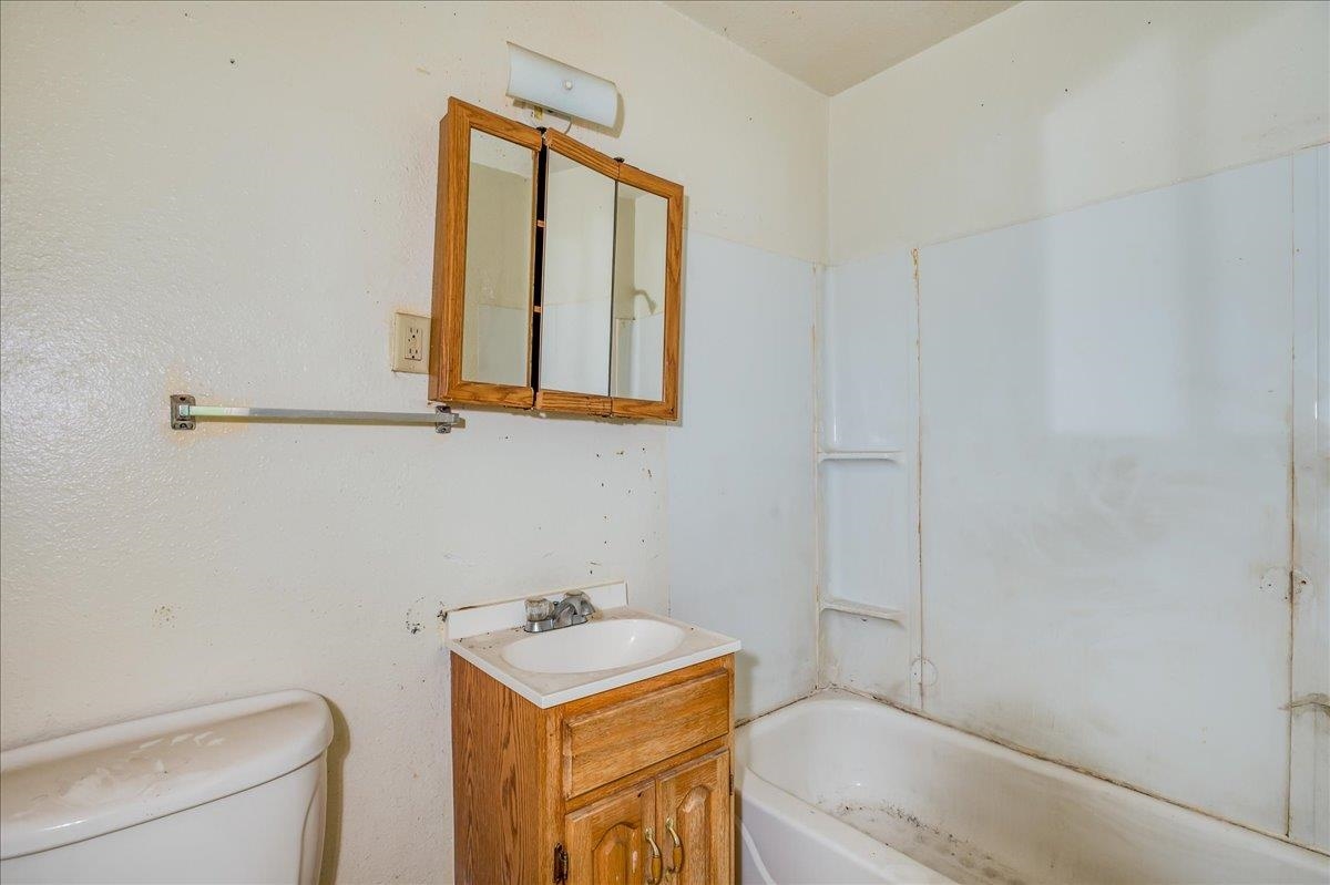 2611 N Shadybrook Ln Property Photo 9