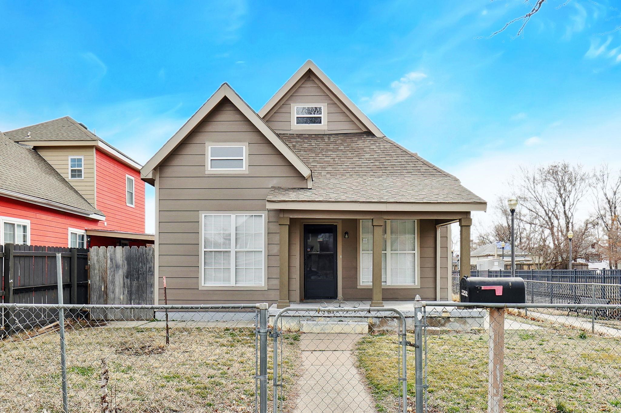1252 S Main St. Property Photo 1