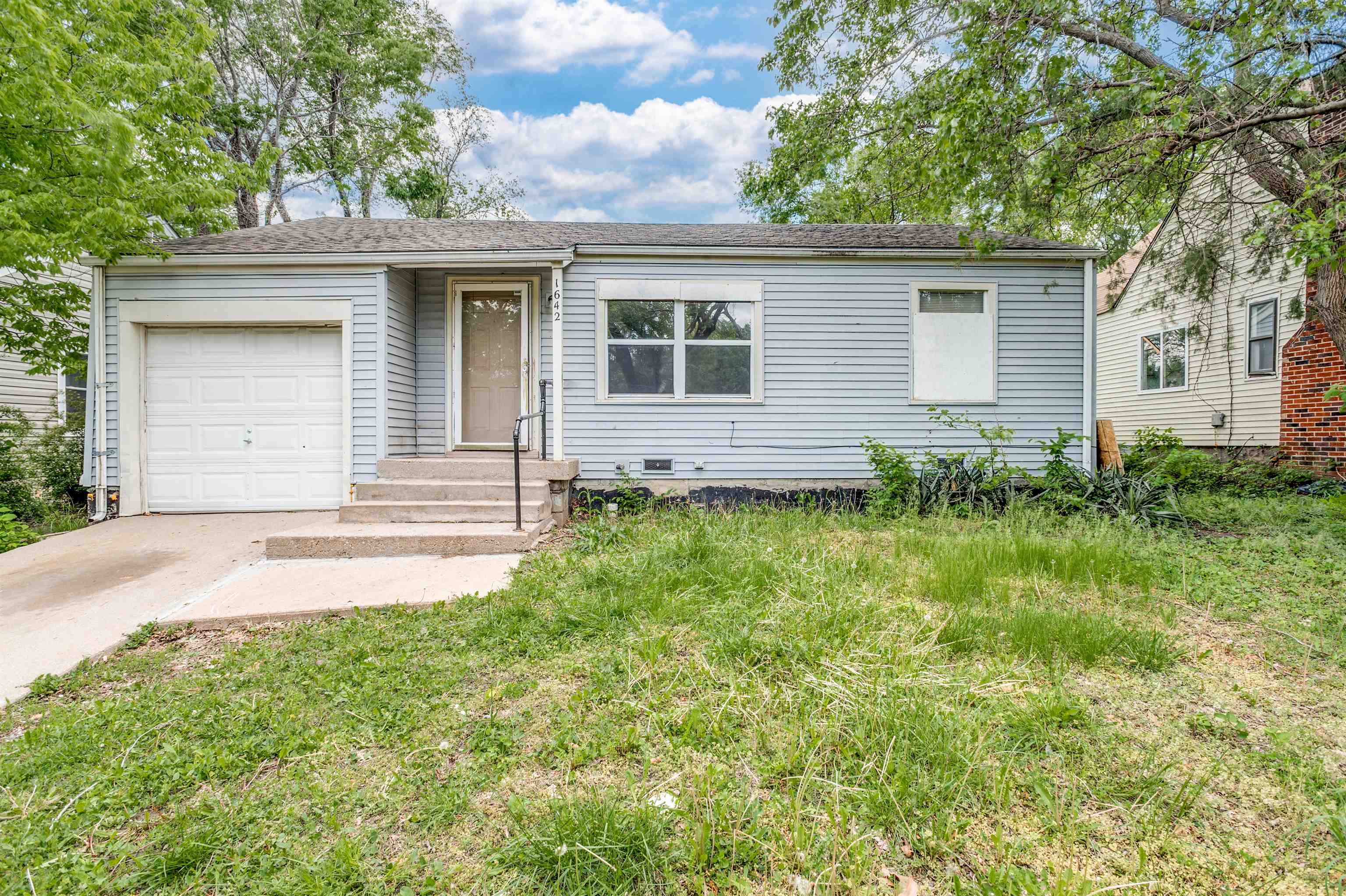 1642 N Lorraine Property Photo