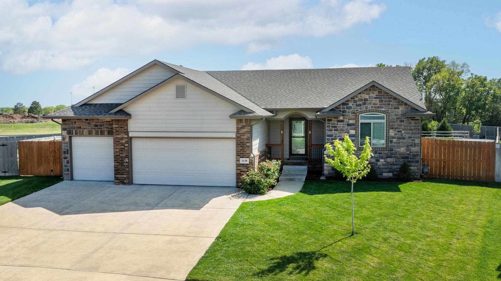 1130 N Lake Ridge Ct Property Photo