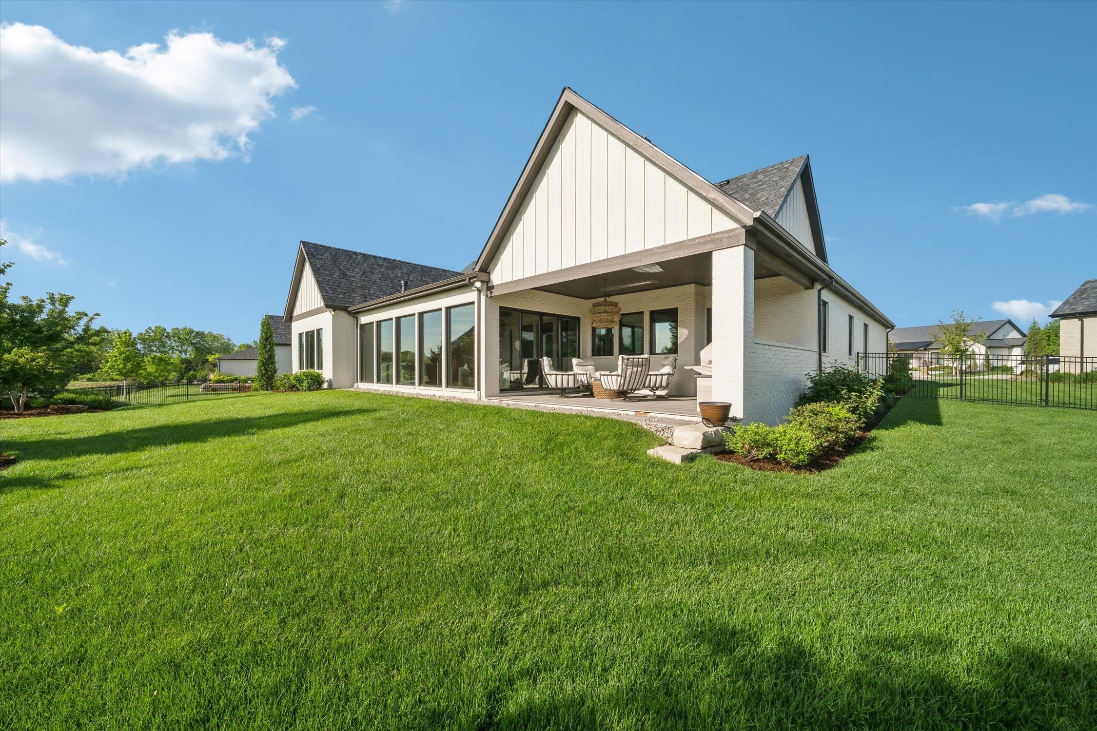 10924 E Steeplechase Ct Property Photo 31