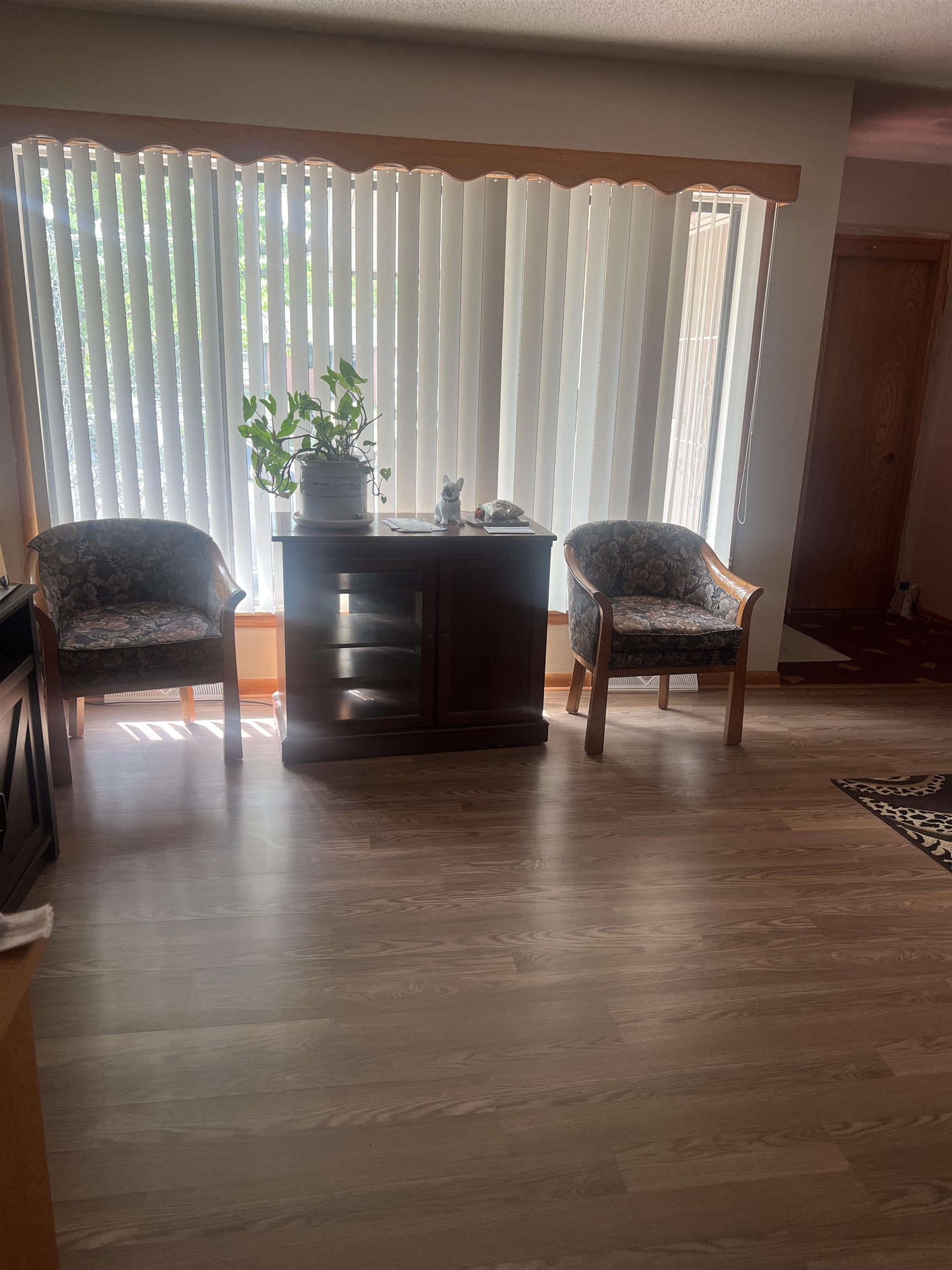 3366 S Oak St Property Photo 5