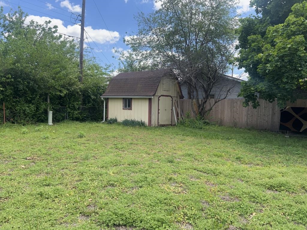3366 S Oak St Property Photo 21