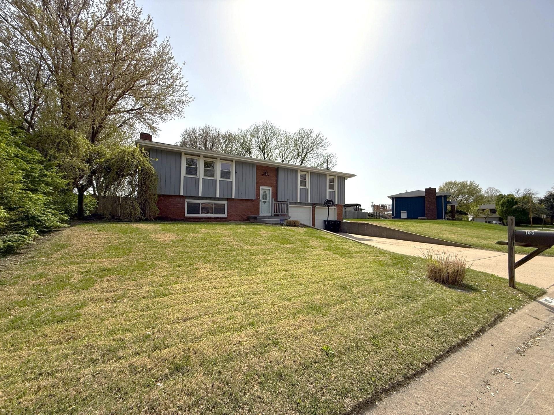 105 W Morland Ave Property Photo 1