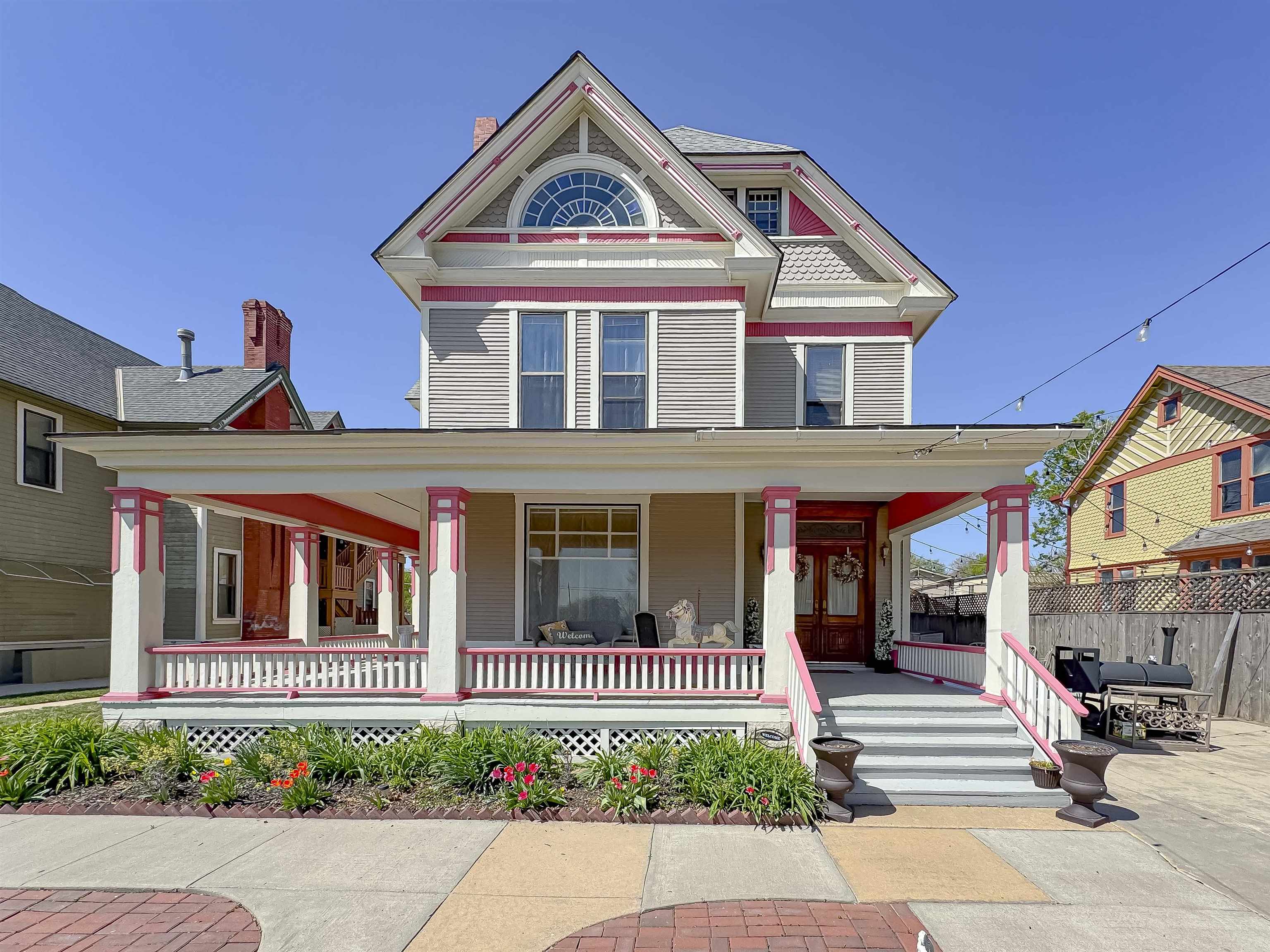 1109 N Topeka St