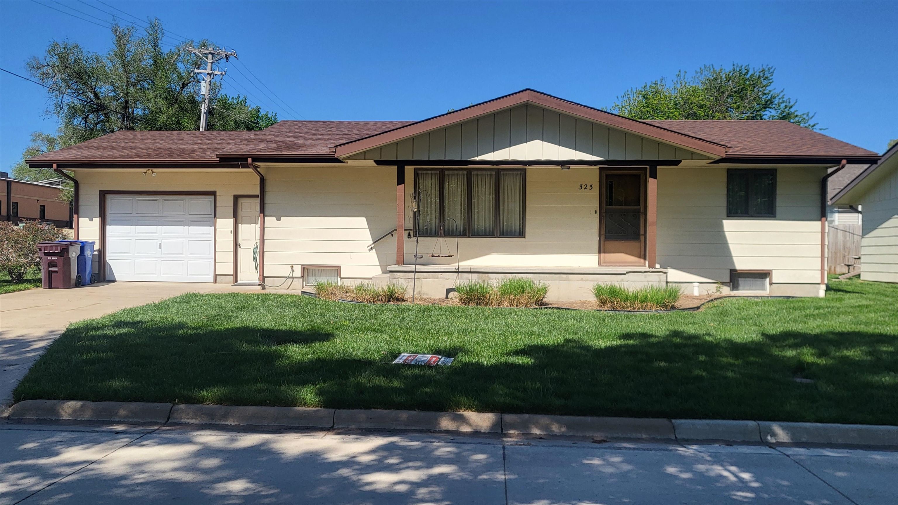 323 N Schmidt