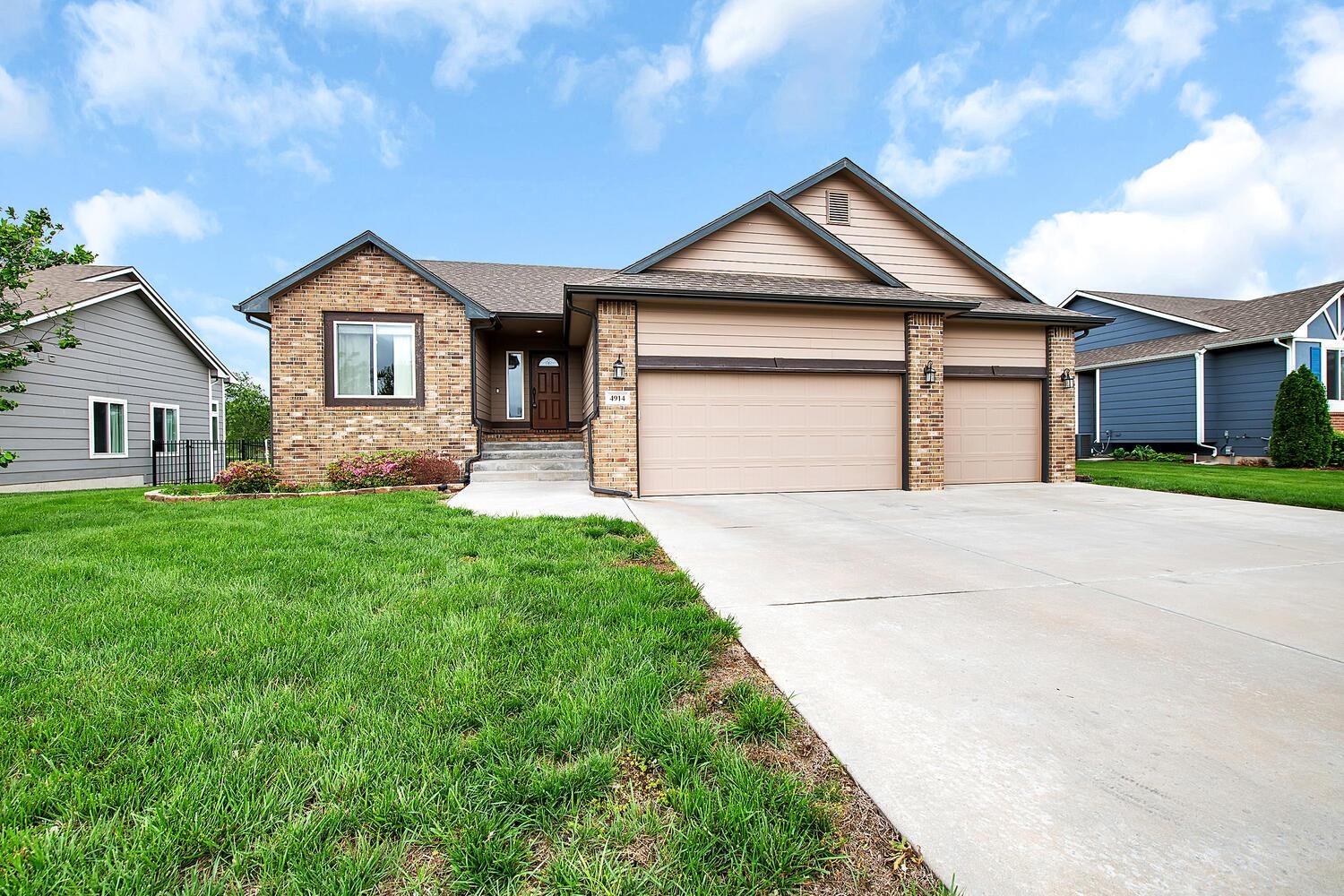 4914 N Marblefalls Street Property Photo 1