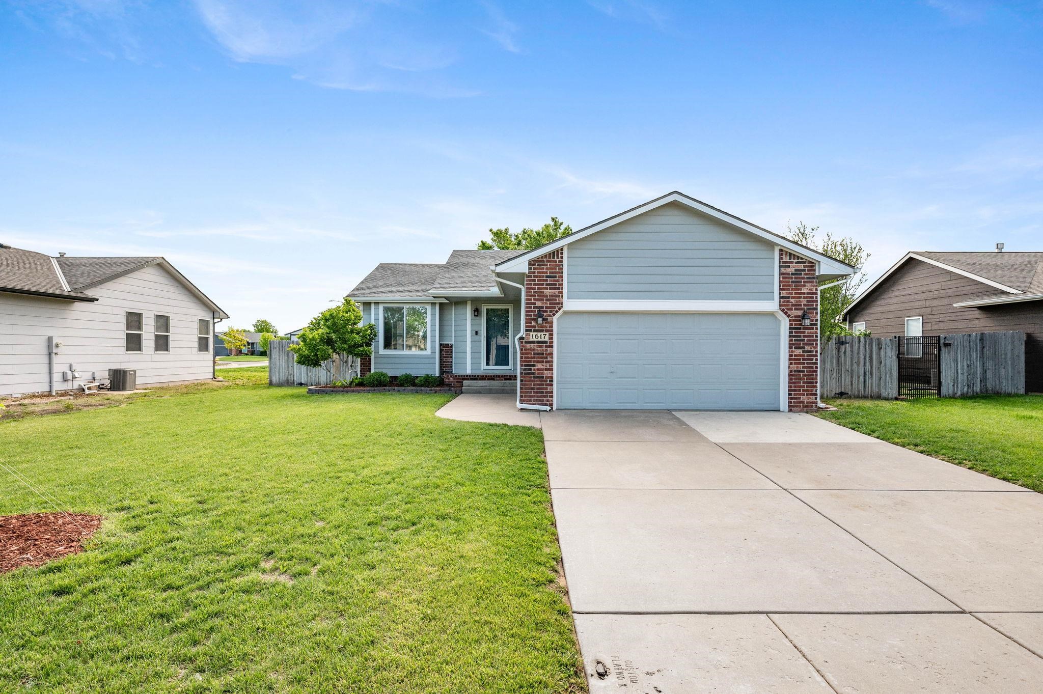 1617 E Winterset Cr. Property Photo