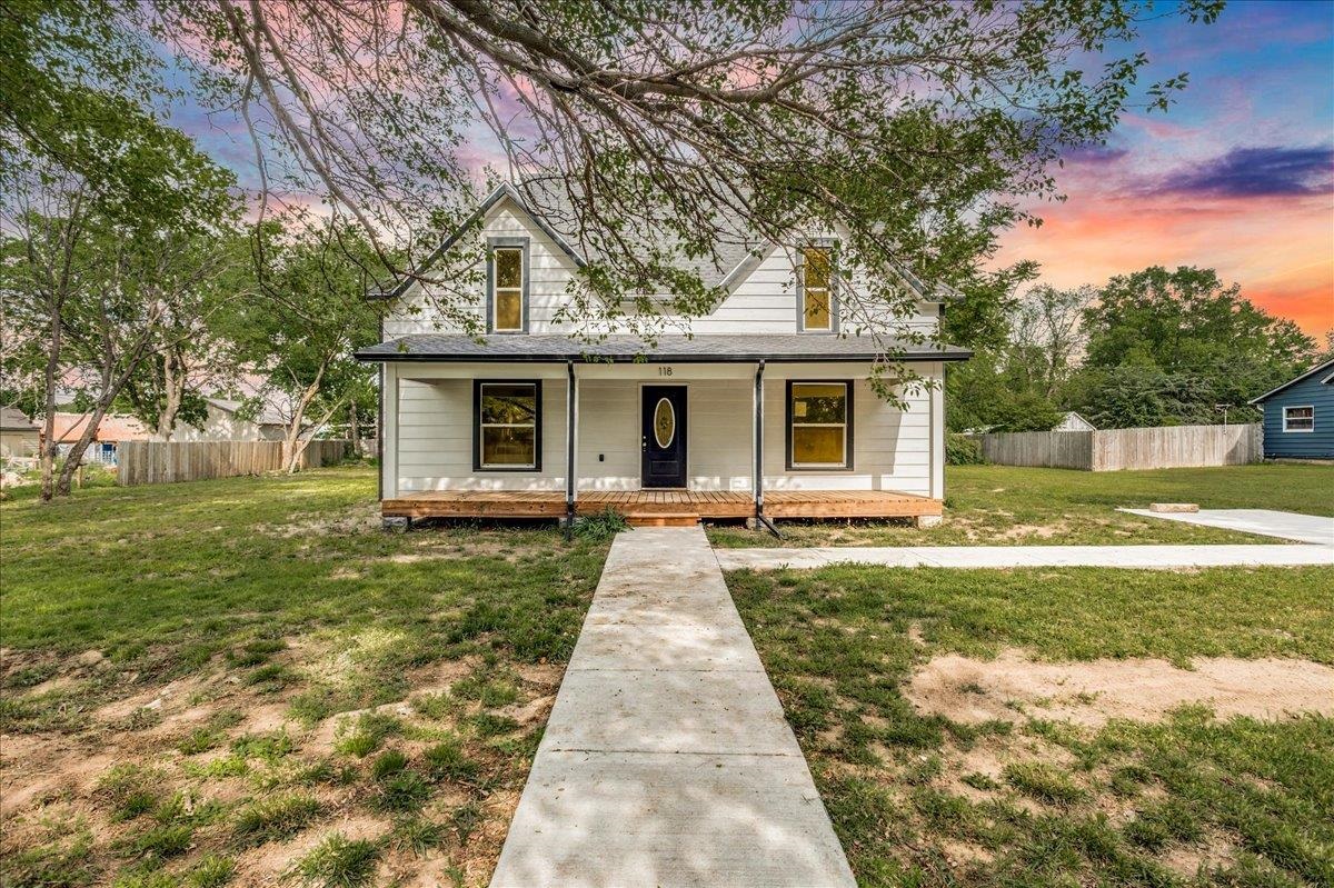 118 S Byers St Property Photo 1