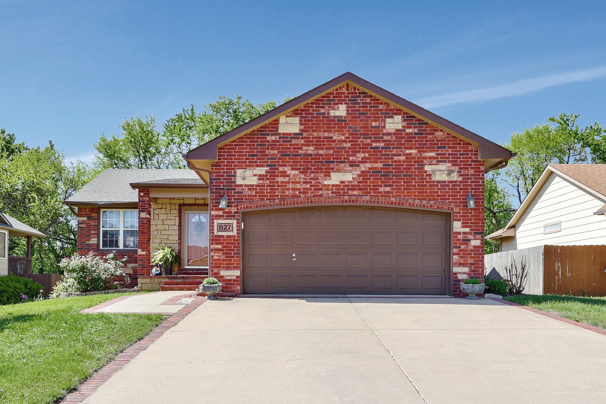 827 S Sunset Cir Property Photo 1