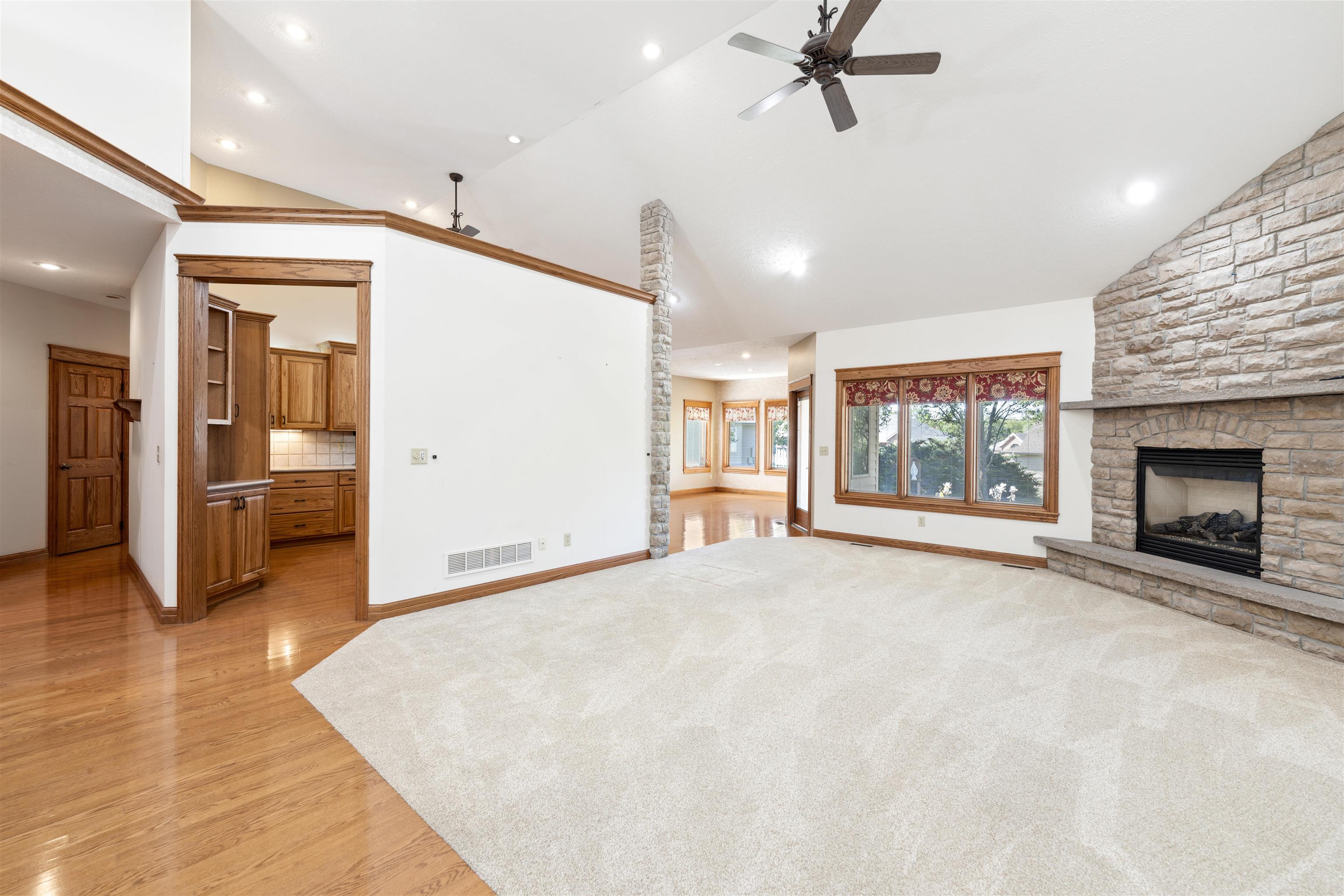 2502 Maclean Cir. Property Photo 4