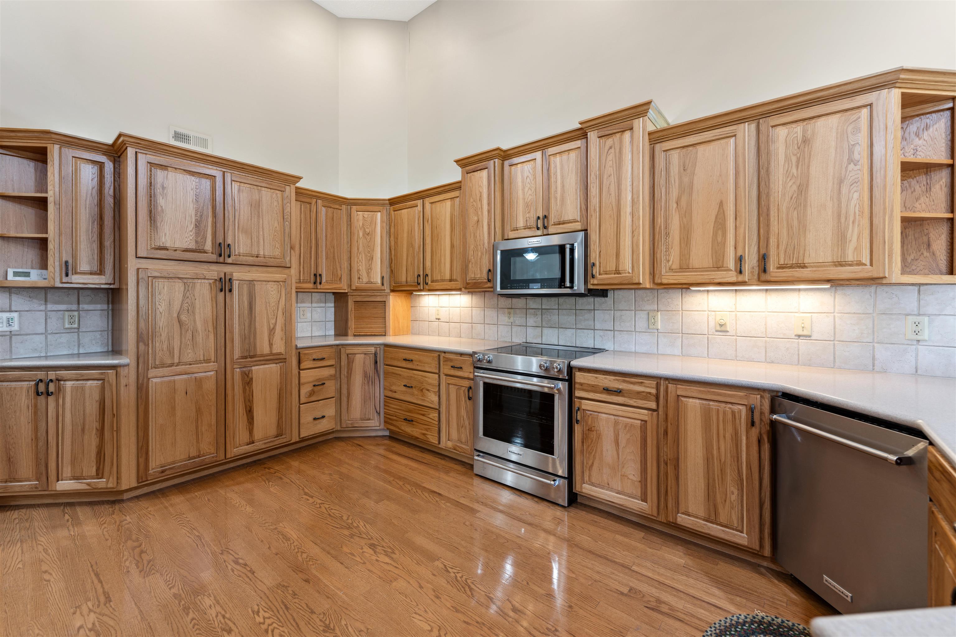 2502 Maclean Cir. Property Photo 9