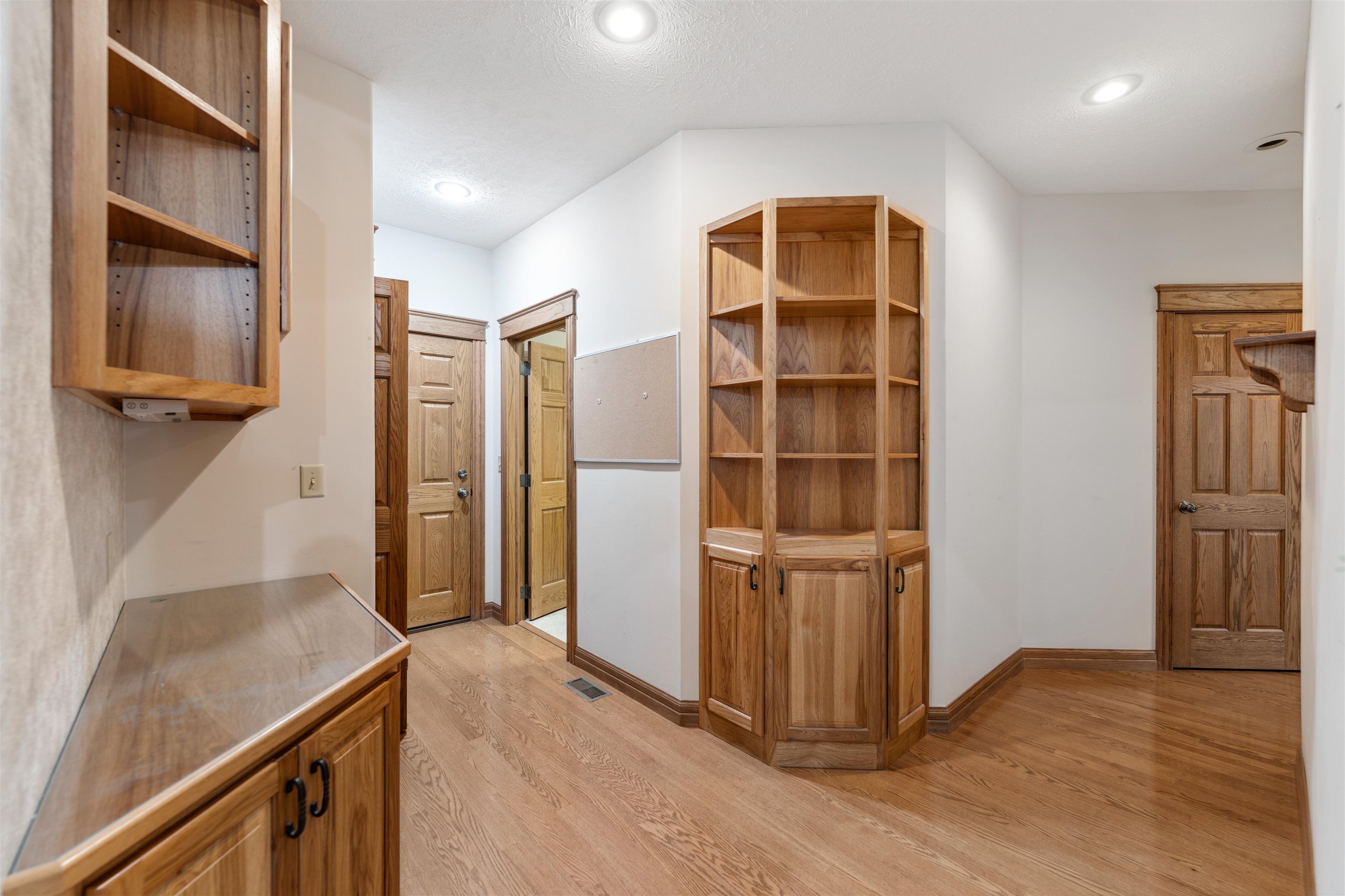 2502 Maclean Cir. Property Photo 12