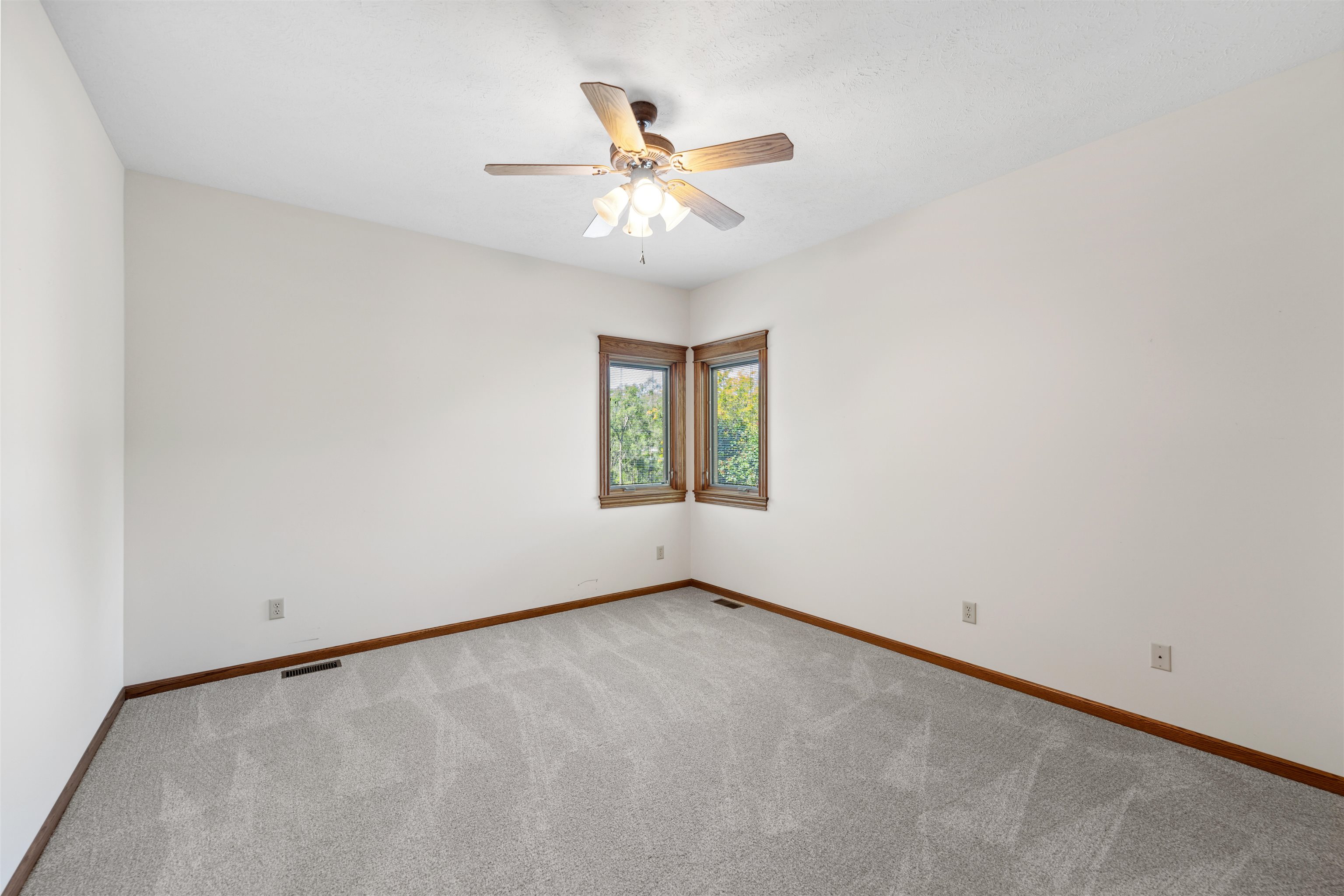 2502 Maclean Cir. Property Photo 18