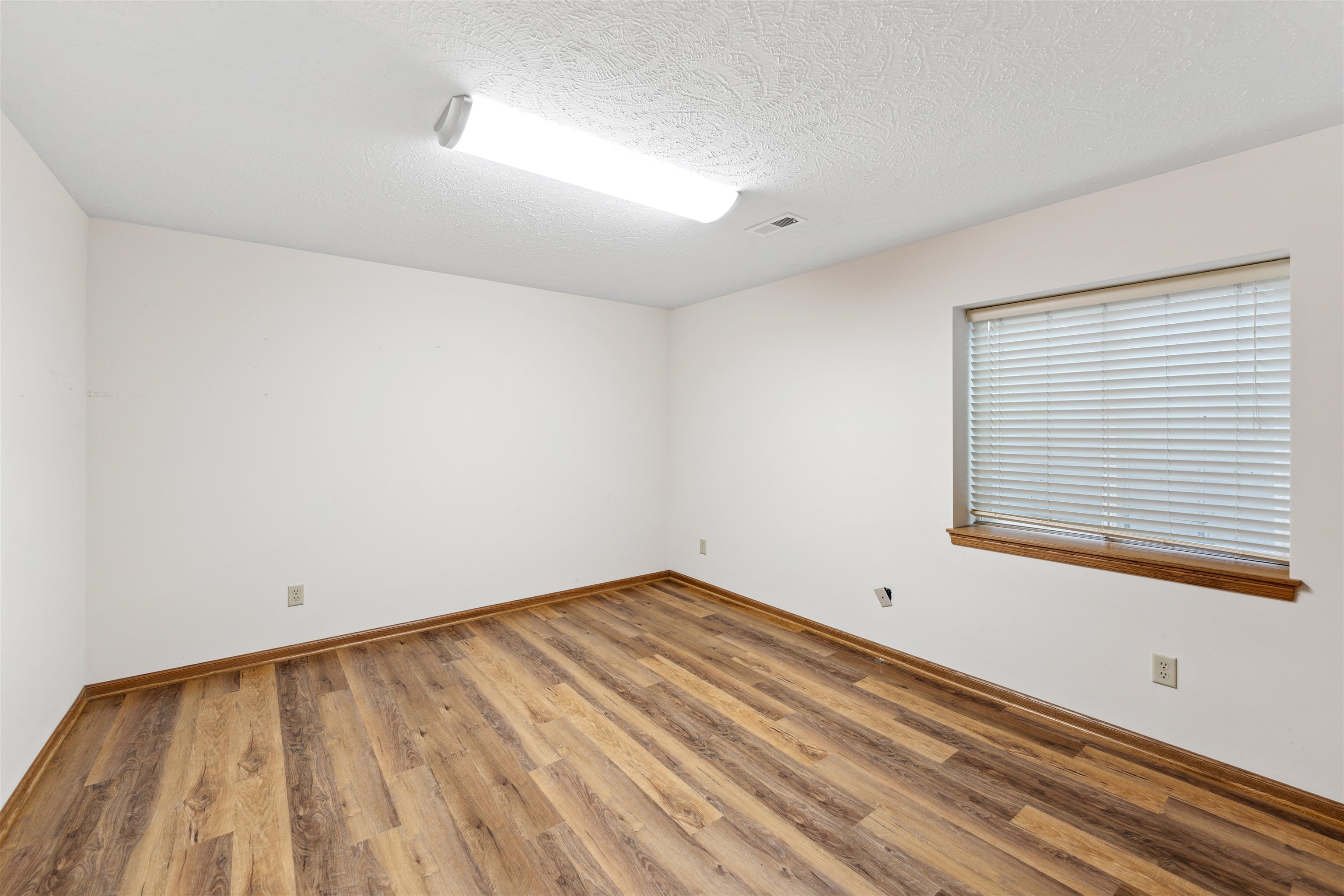2502 Maclean Cir. Property Photo 23