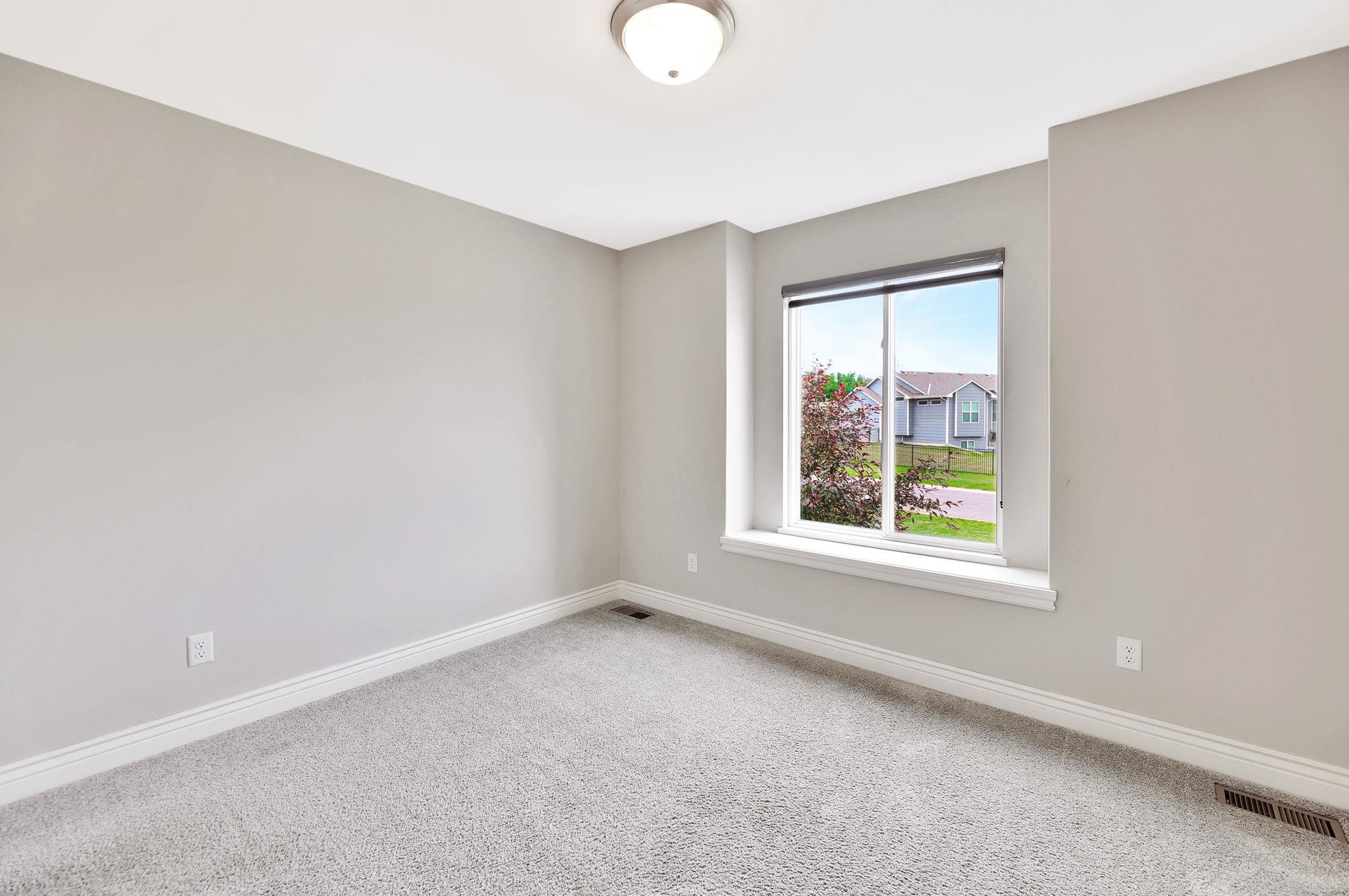 2829 E Mantane Circle Property Photo 17