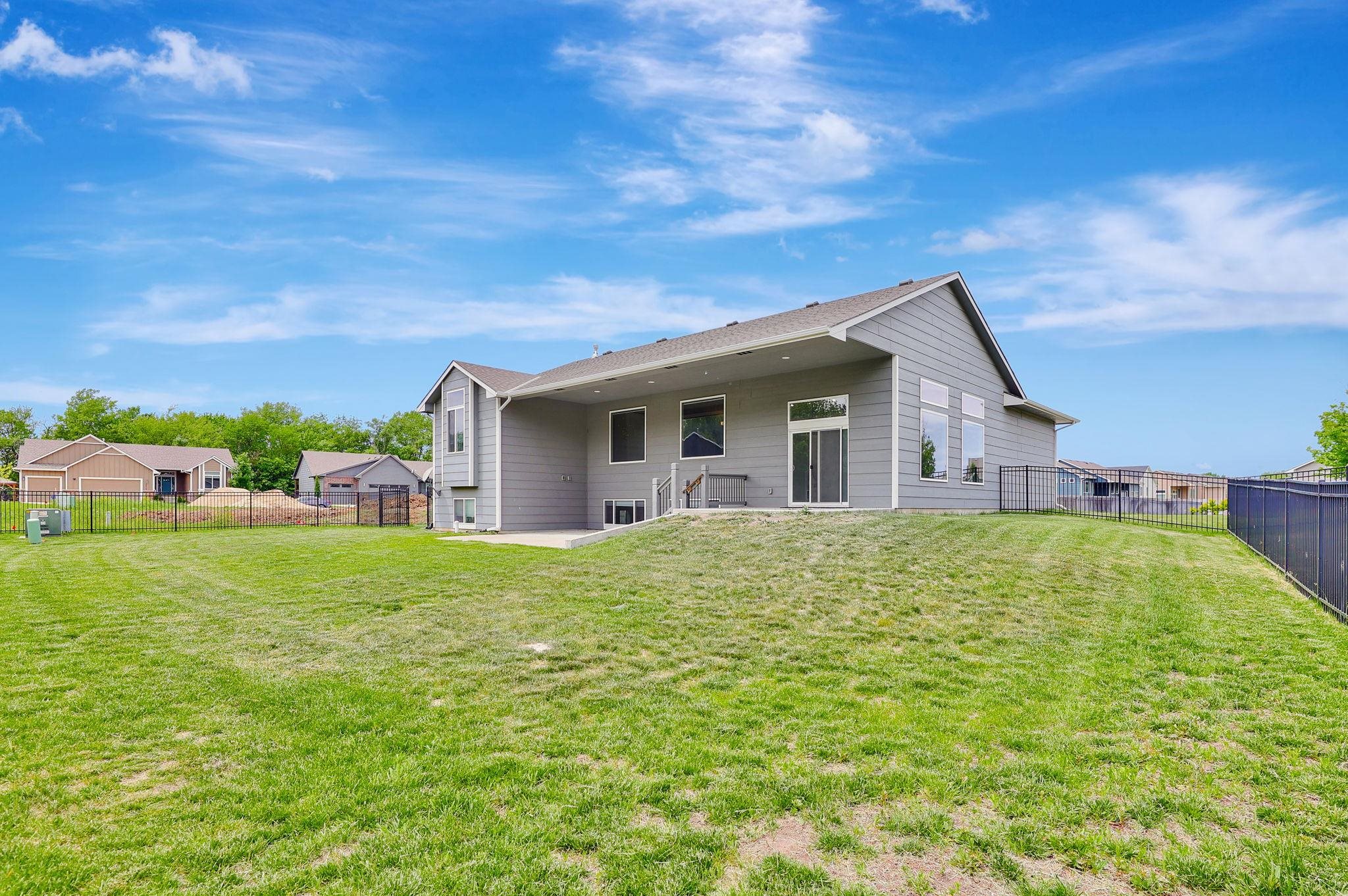 2829 E Mantane Circle Property Photo 34