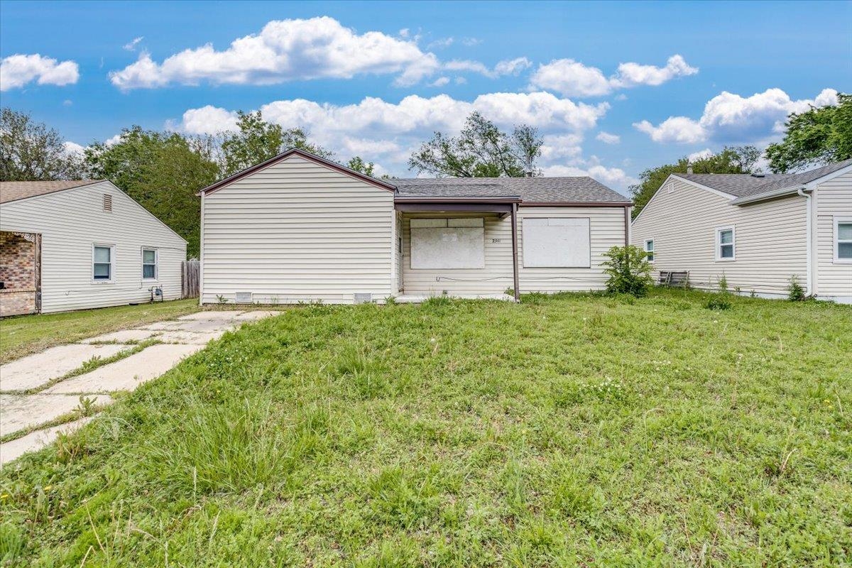 2344 N Poplar Property Photo