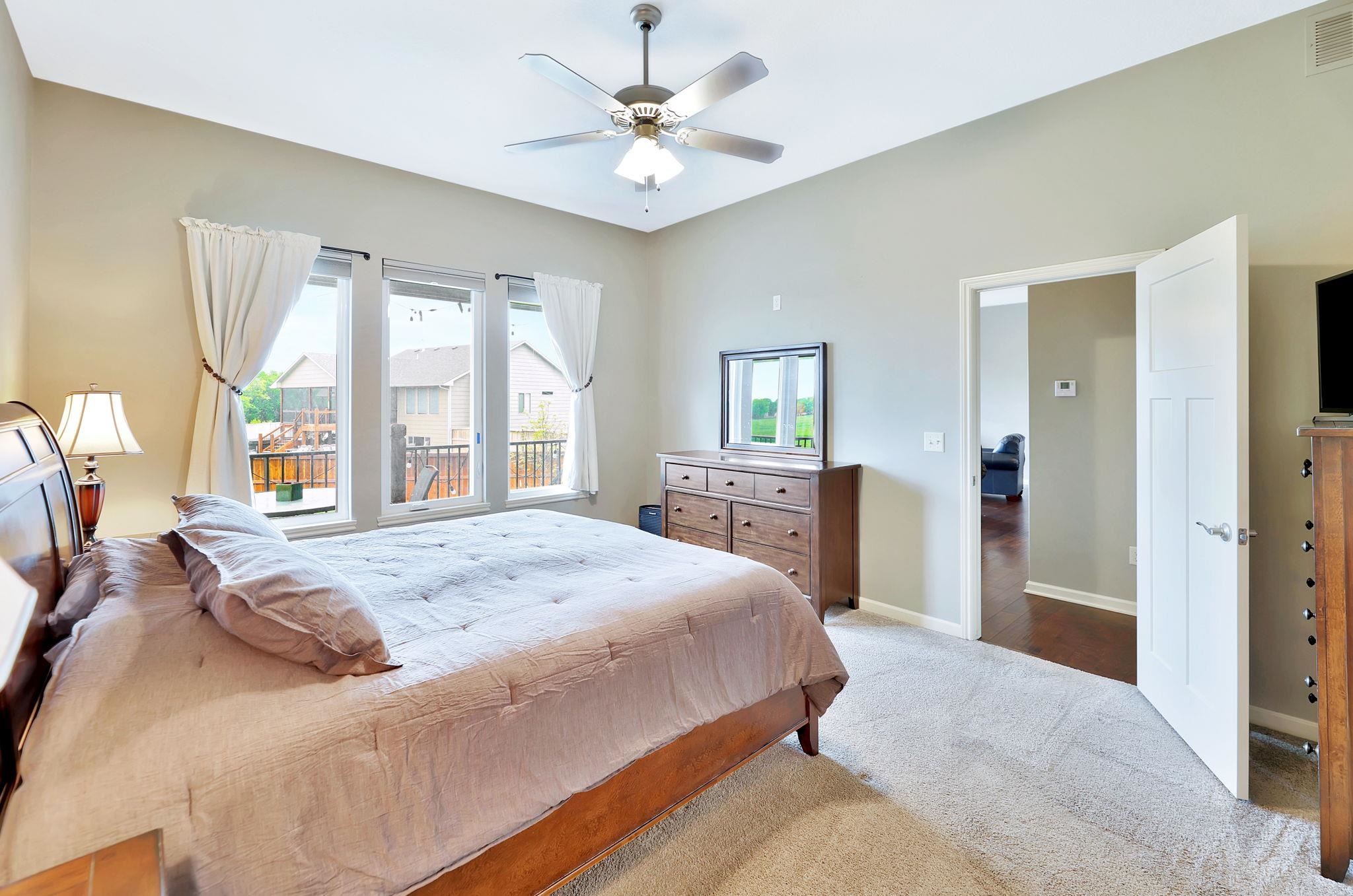 1240 N Countrywalk Ct Property Photo 14