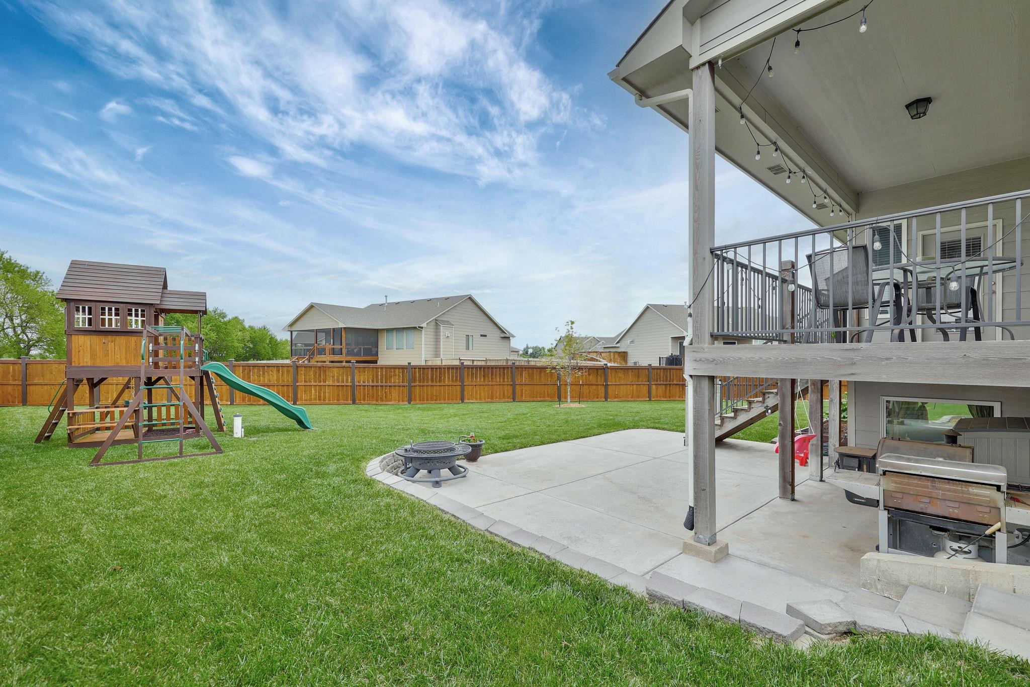 1240 N Countrywalk Ct Property Photo 31