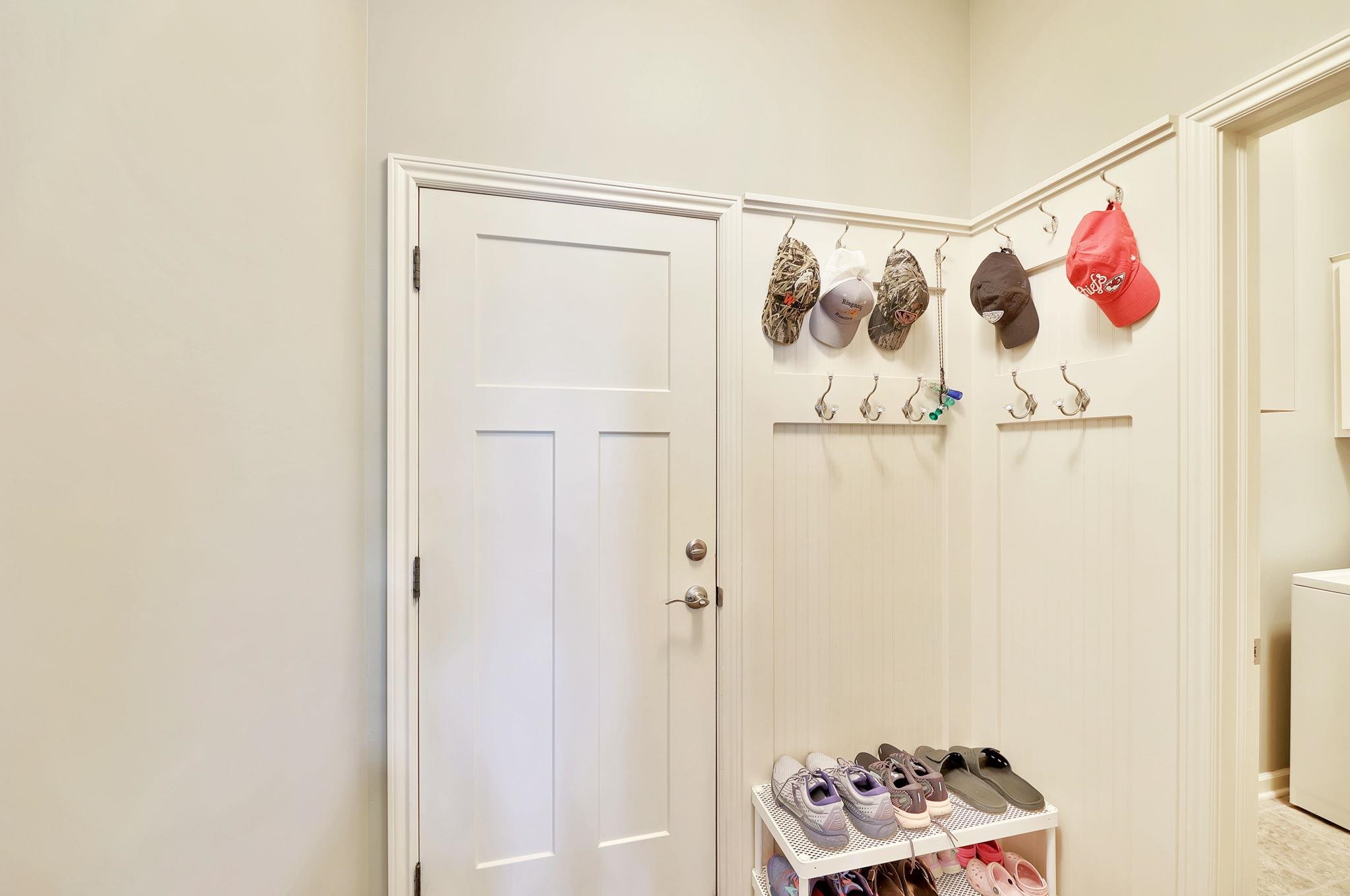 1240 N Countrywalk Ct Property Photo 33