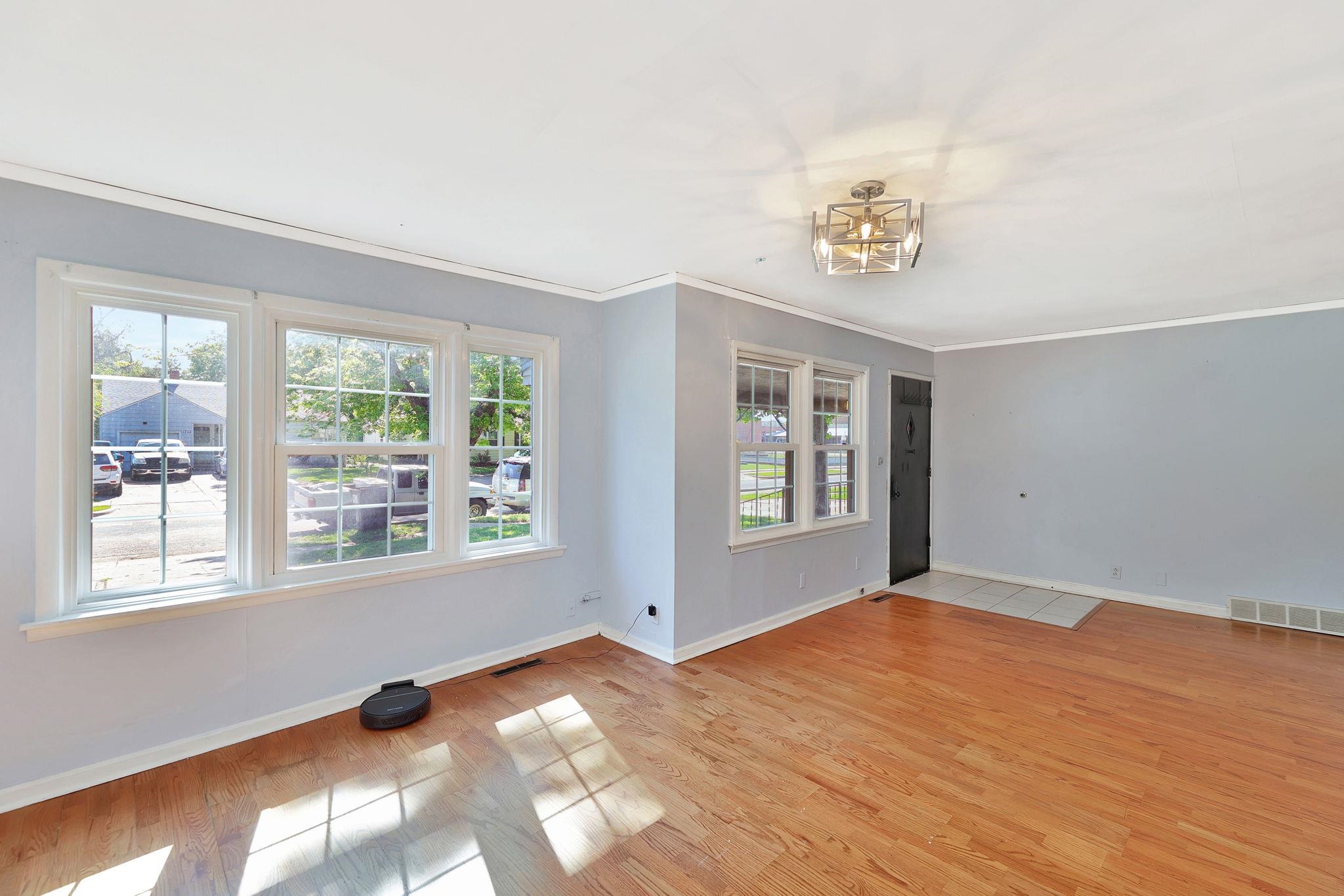 1751 N Payne Property Photo 8