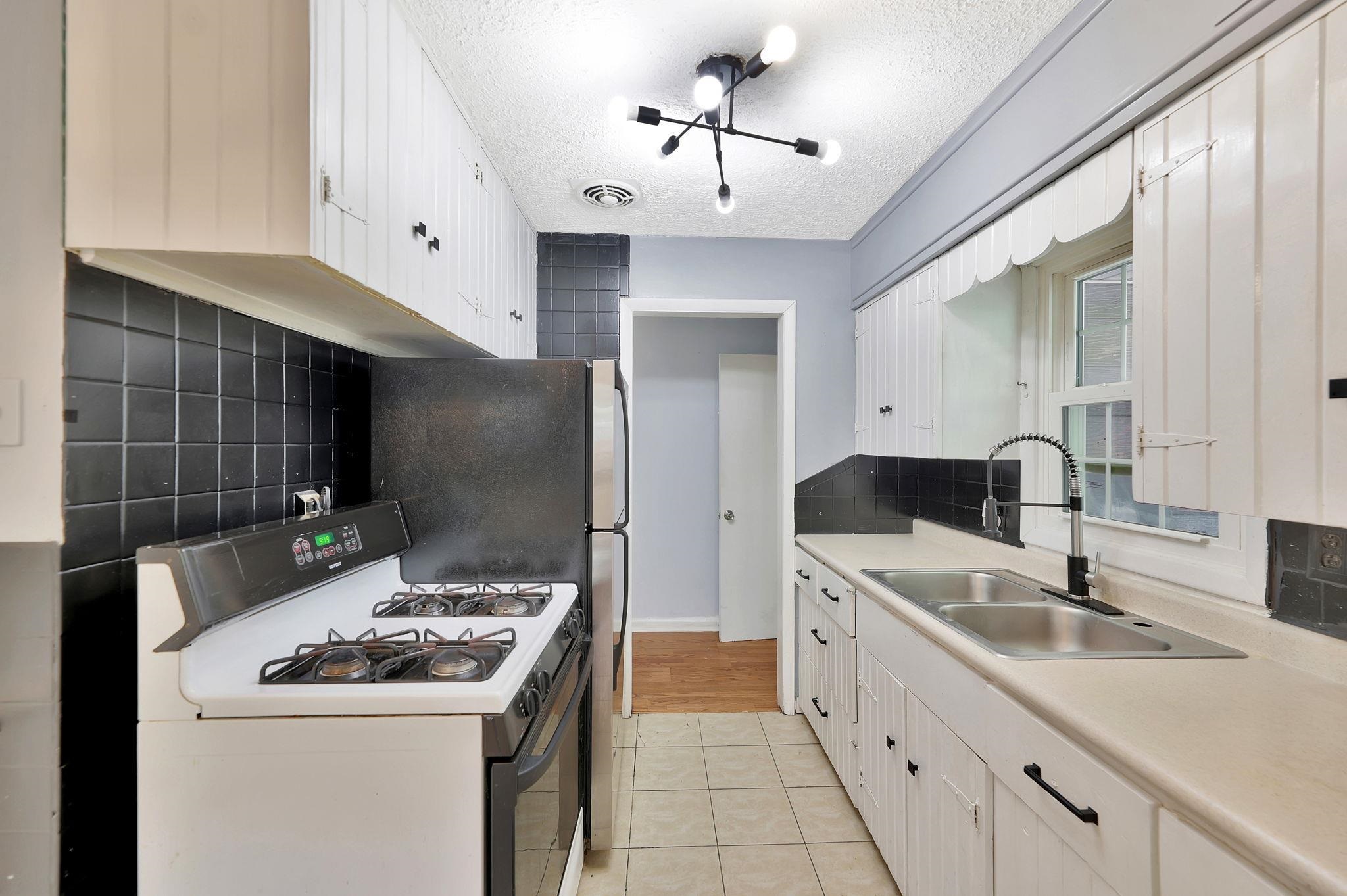 1751 N Payne Property Photo 14