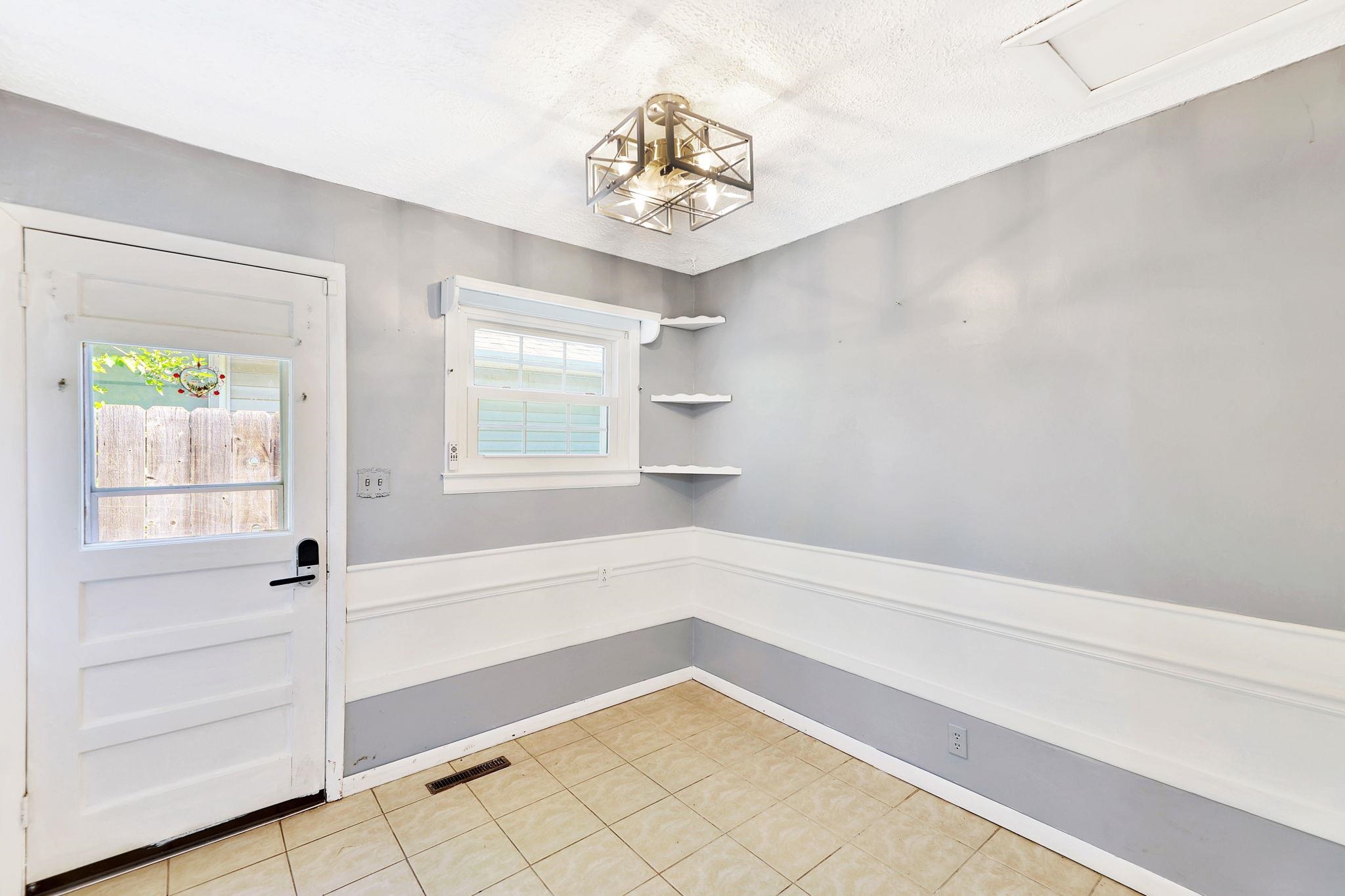 1751 N Payne Property Photo 15