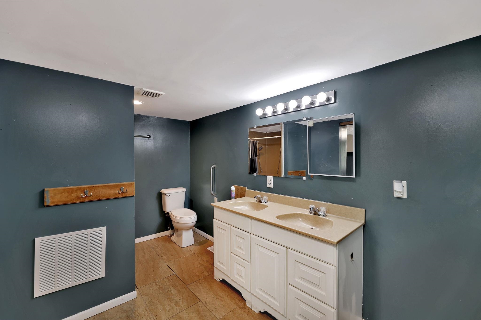 1751 N Payne Property Photo 23