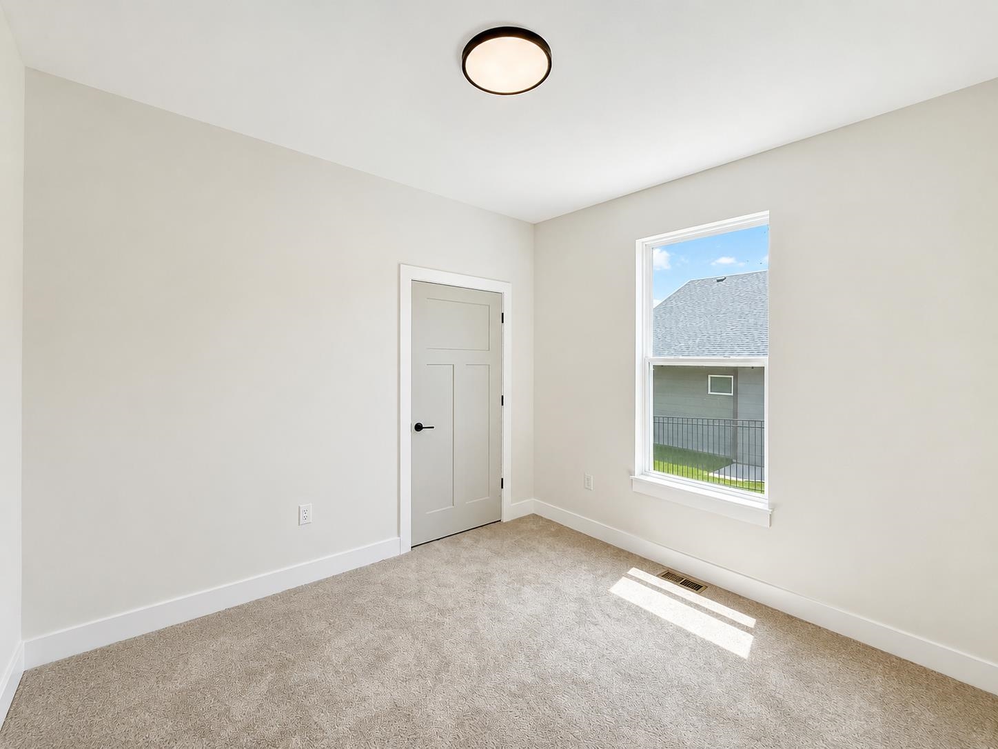 5542 N St. Paul St. Property Photo 22