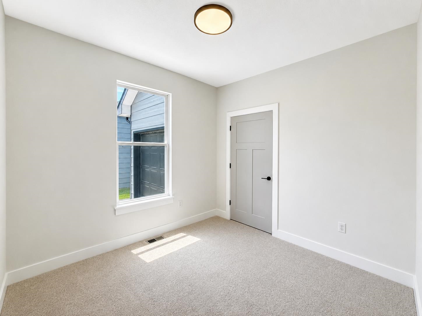 5542 N St. Paul St. Property Photo 24