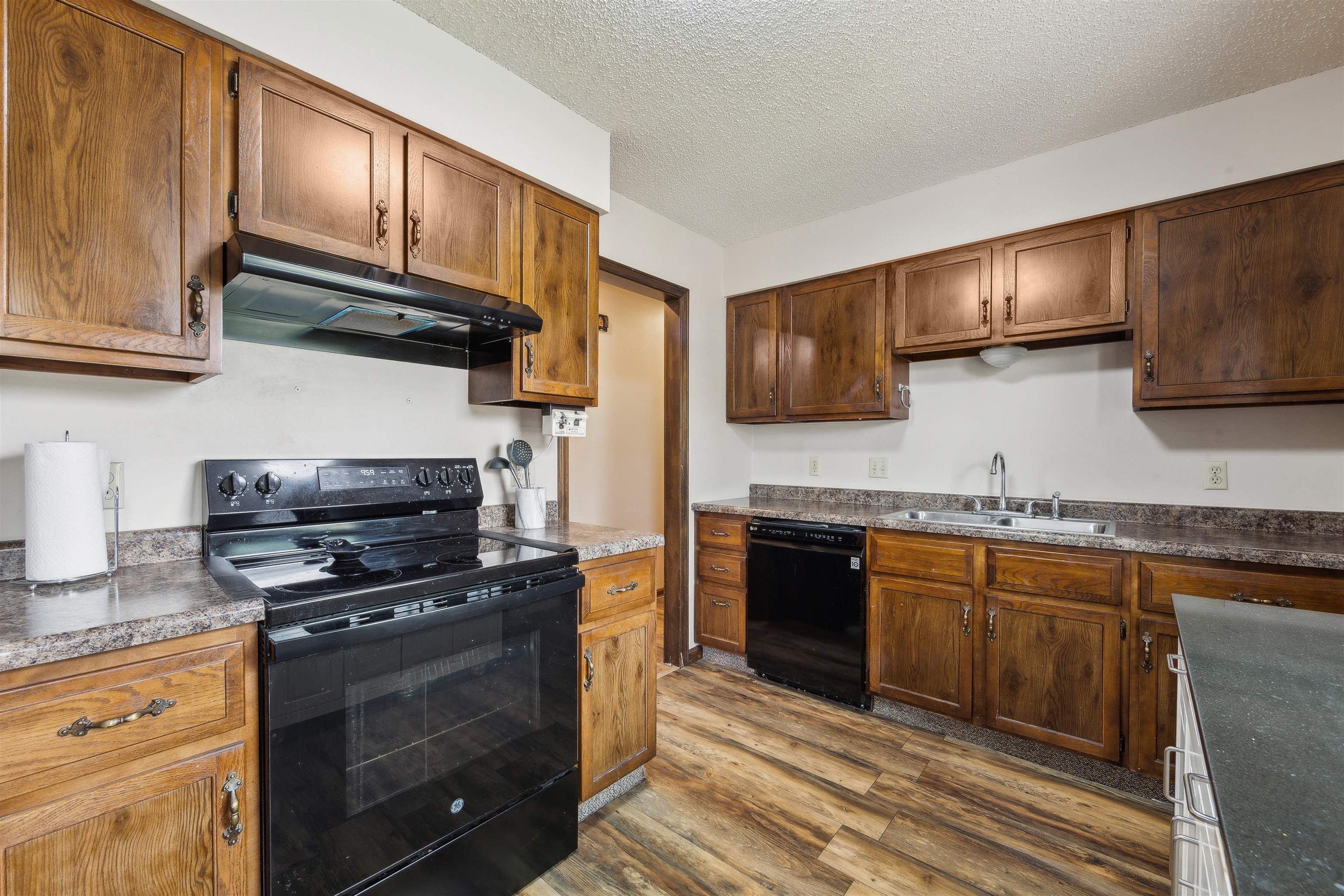 6 Adams Pl Property Photo 13