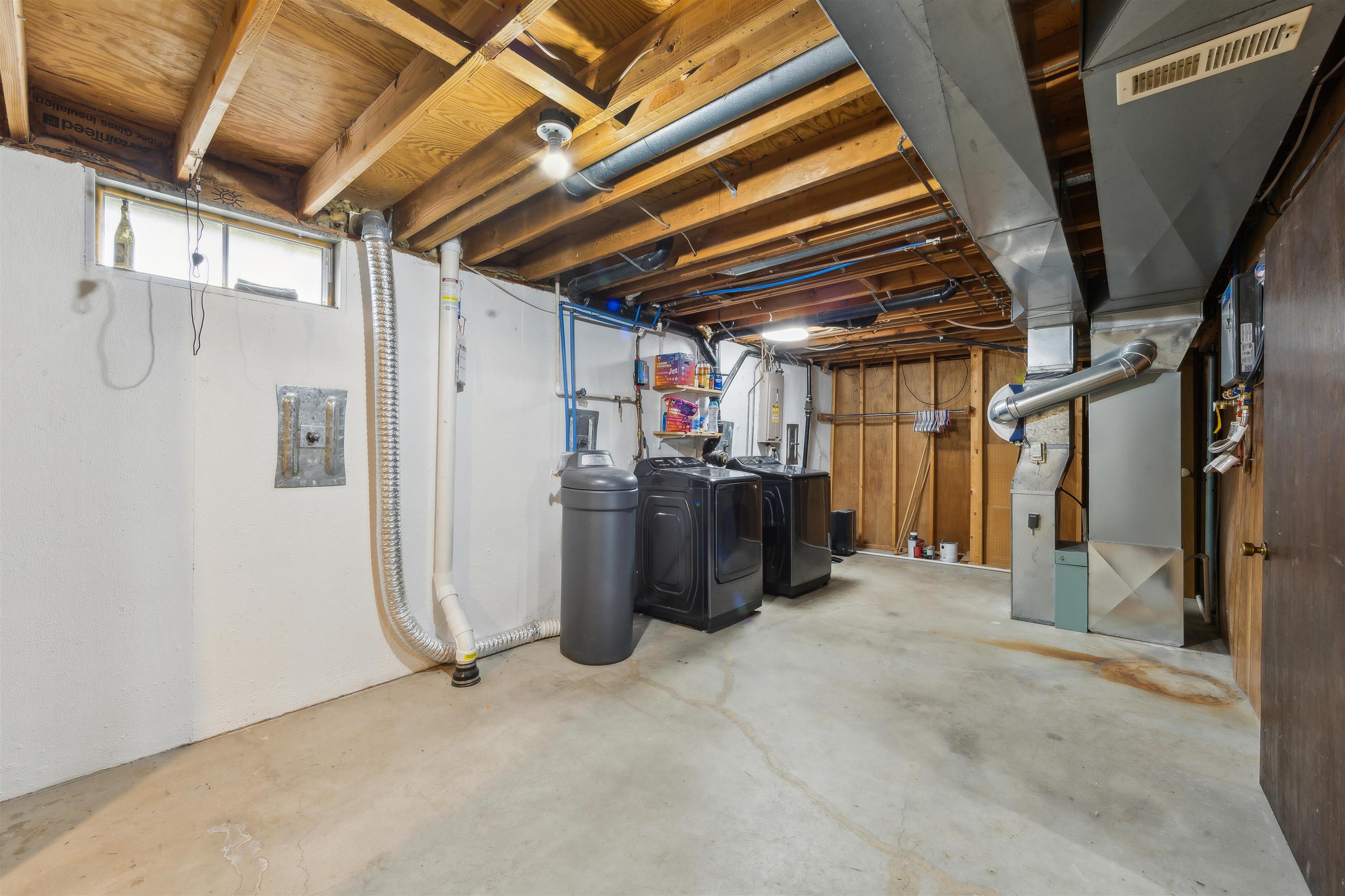 6 Adams Pl Property Photo 27