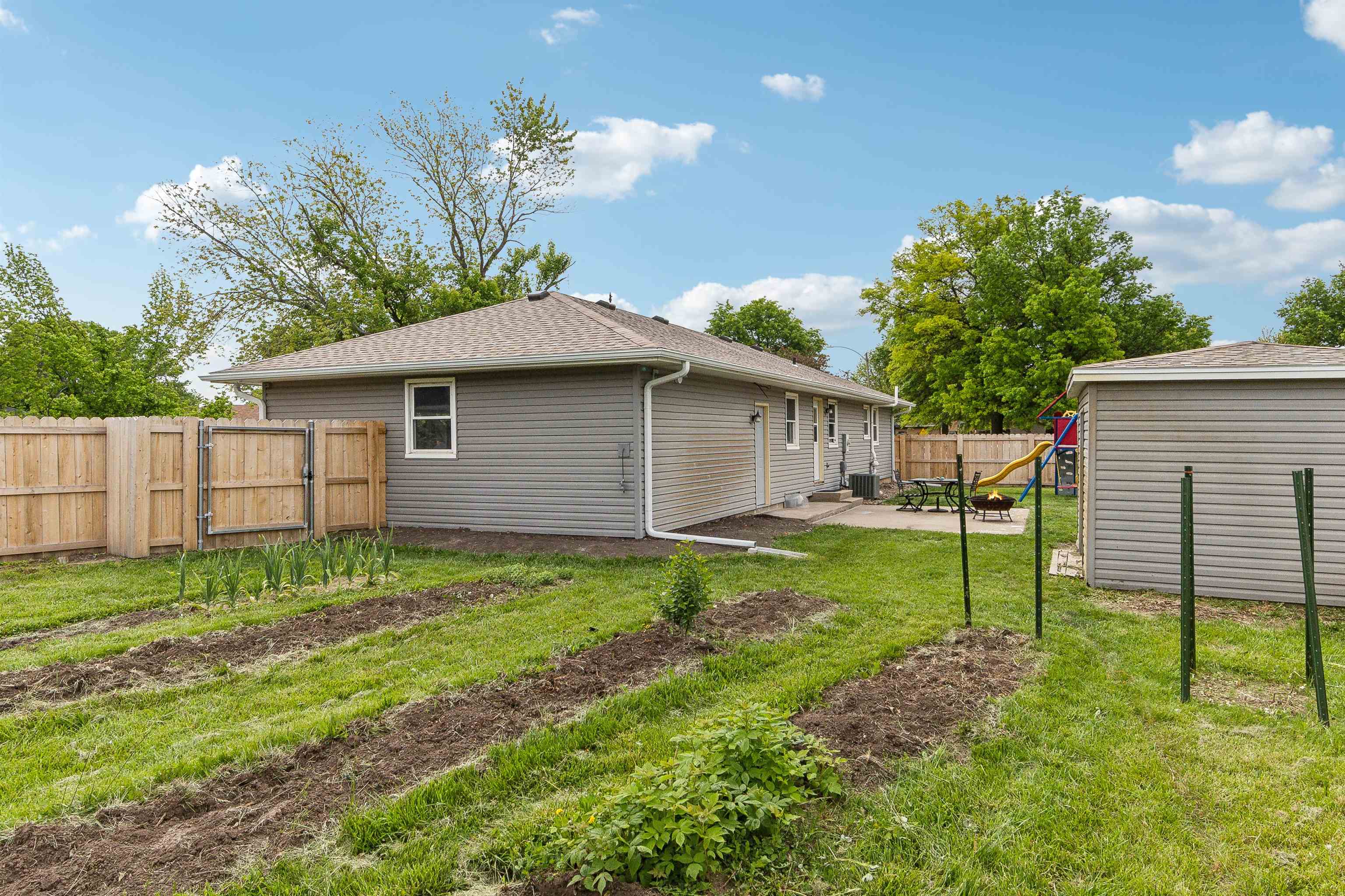 6 Adams Pl Property Photo 30