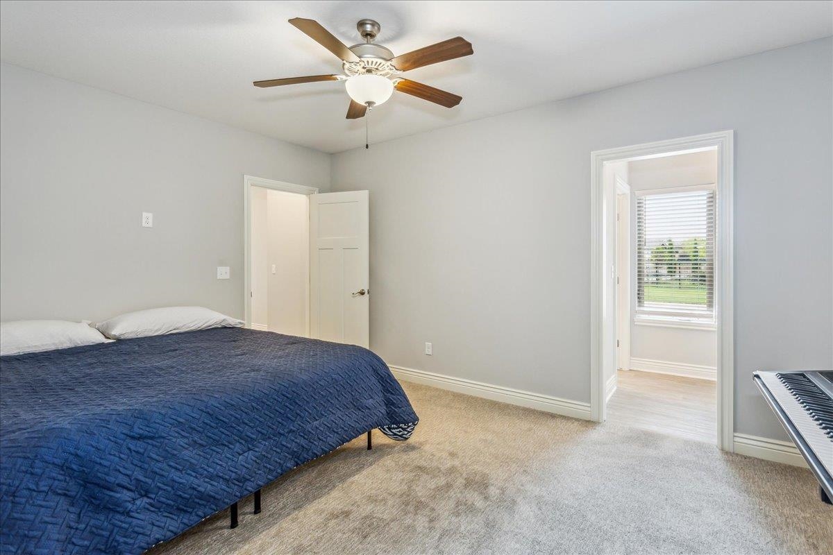2566 N Paradise St Property Photo 24