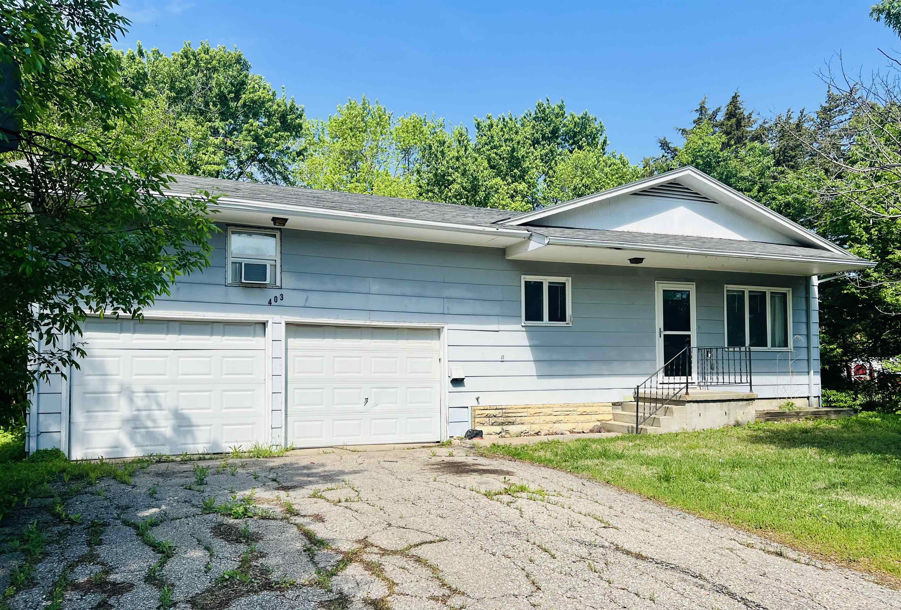 403 N Roosevelt Property Photo 1