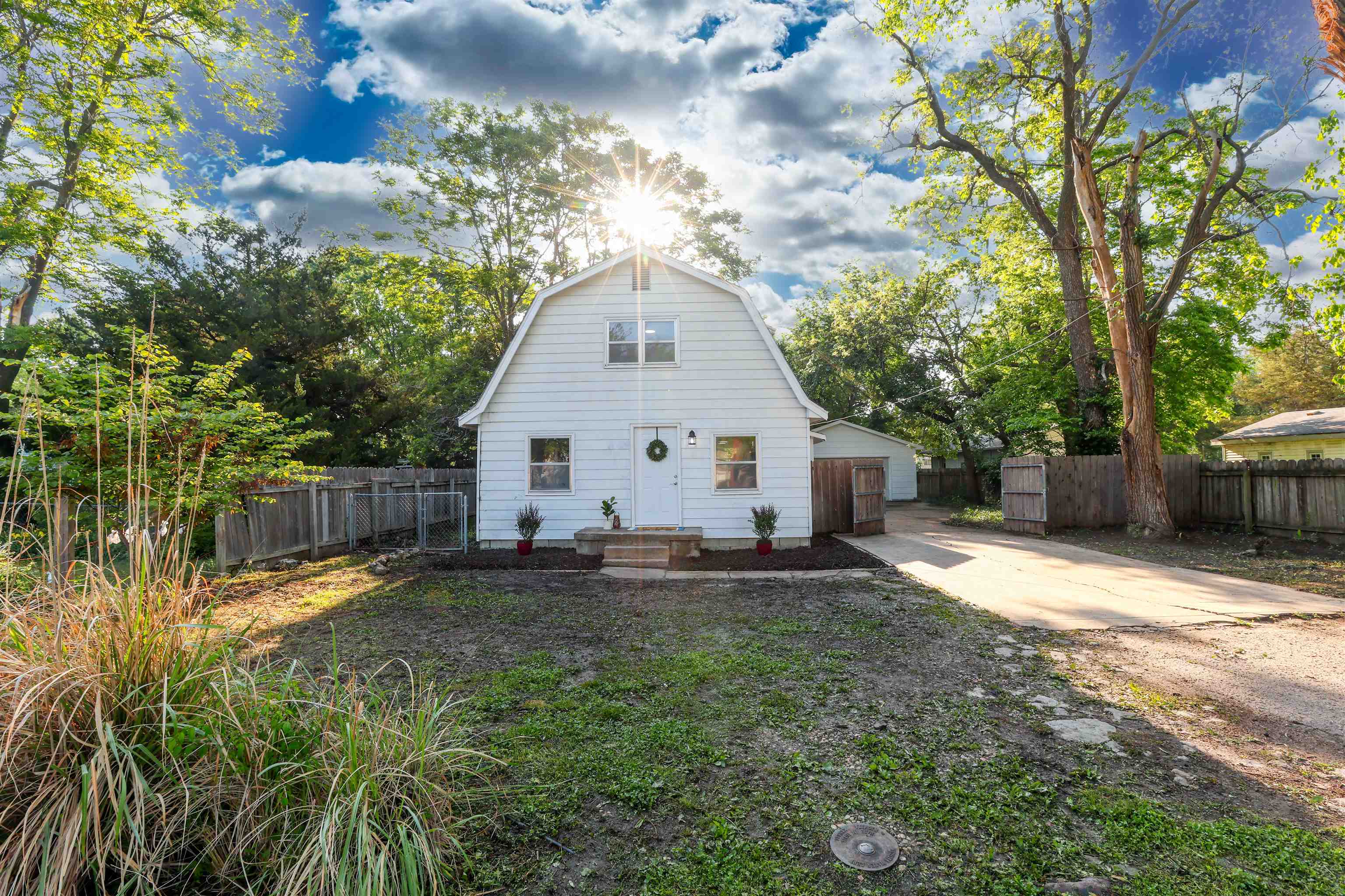 5906 S Vandale Ave Property Photo 1